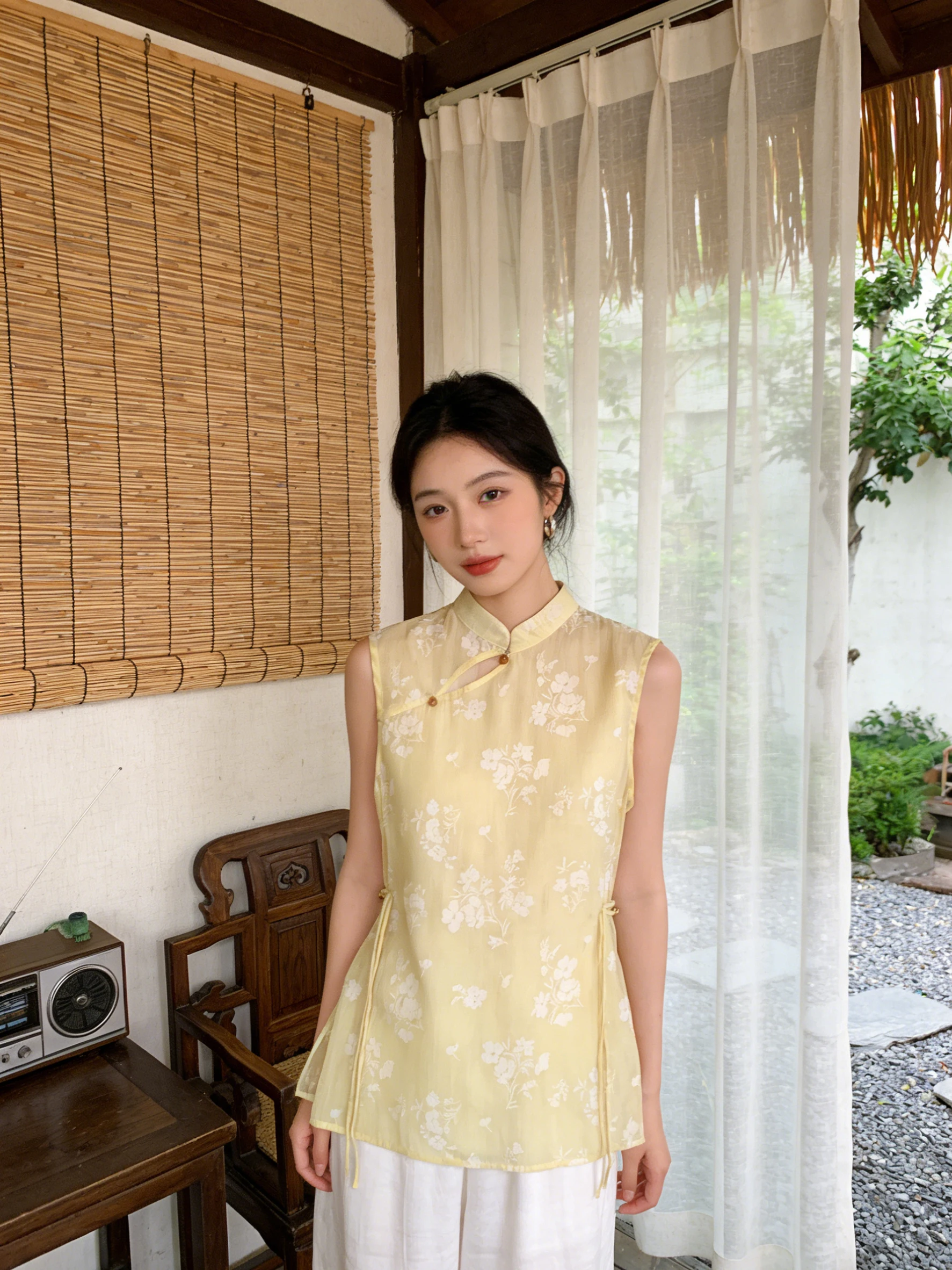 New Chinese Style Floral Embroidery Sleeveless Shirt Women's 2026 Spring Summer Button up Collar Vest Yellow Chiffo...
New Chinese Style Floral Embroidery Sleeveless Shirt Women's 2026 Spring Summer Button up Collar Vest Yellow Chiffo...