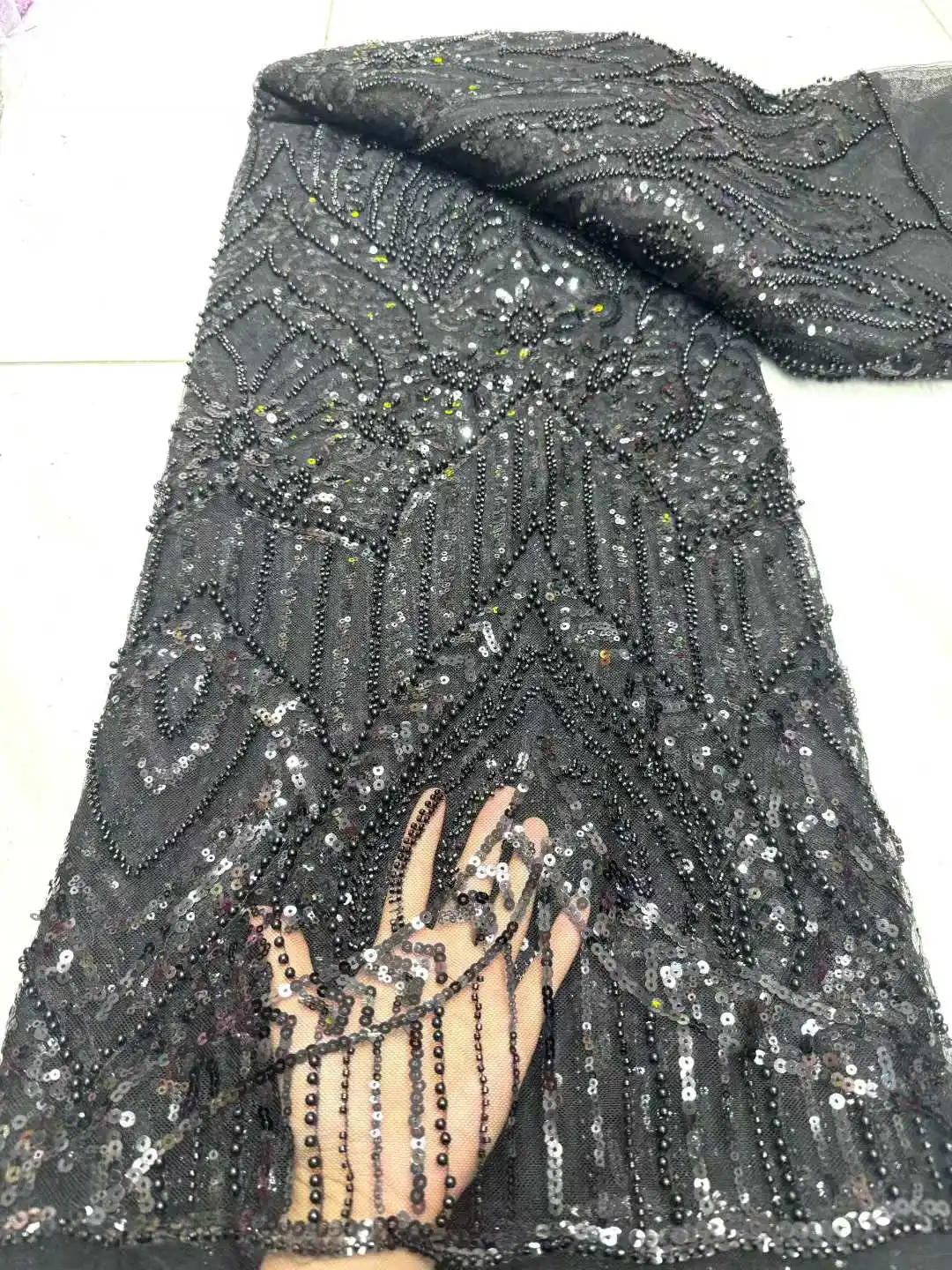 Африканская кружевная ткань с блестками, роскошная вышивка, сетчатое кружево с блестками и бисером для свадебного платья и одежды, женская ткань-DP
Африканская кружевная ткань с блестками, роскошная вышивка, сетчатое кружево с блестками и бисером для свадебного платья и одежды, женская ткань-DP