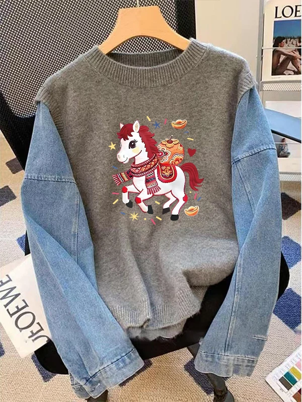 Свободный вязаный свитер с мультяшным принтом и джинсовыми вставками для женщин, осенне-зимний повседневный топ из полиэстера с длинными рукавами
Свободный вязаный свитер с мультяшным принтом и джинсовыми вставками для женщин, осенне-зимний повседневный топ из полиэстера с длинными рукавами