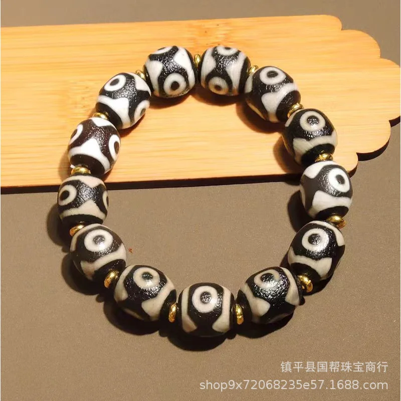 Black white three-eye Dzi bead bracelet, vintage and stylish, versatile fashion accessory
Black white three-eye Dzi bead bracelet, vintage and stylish, versatile fashion accessory