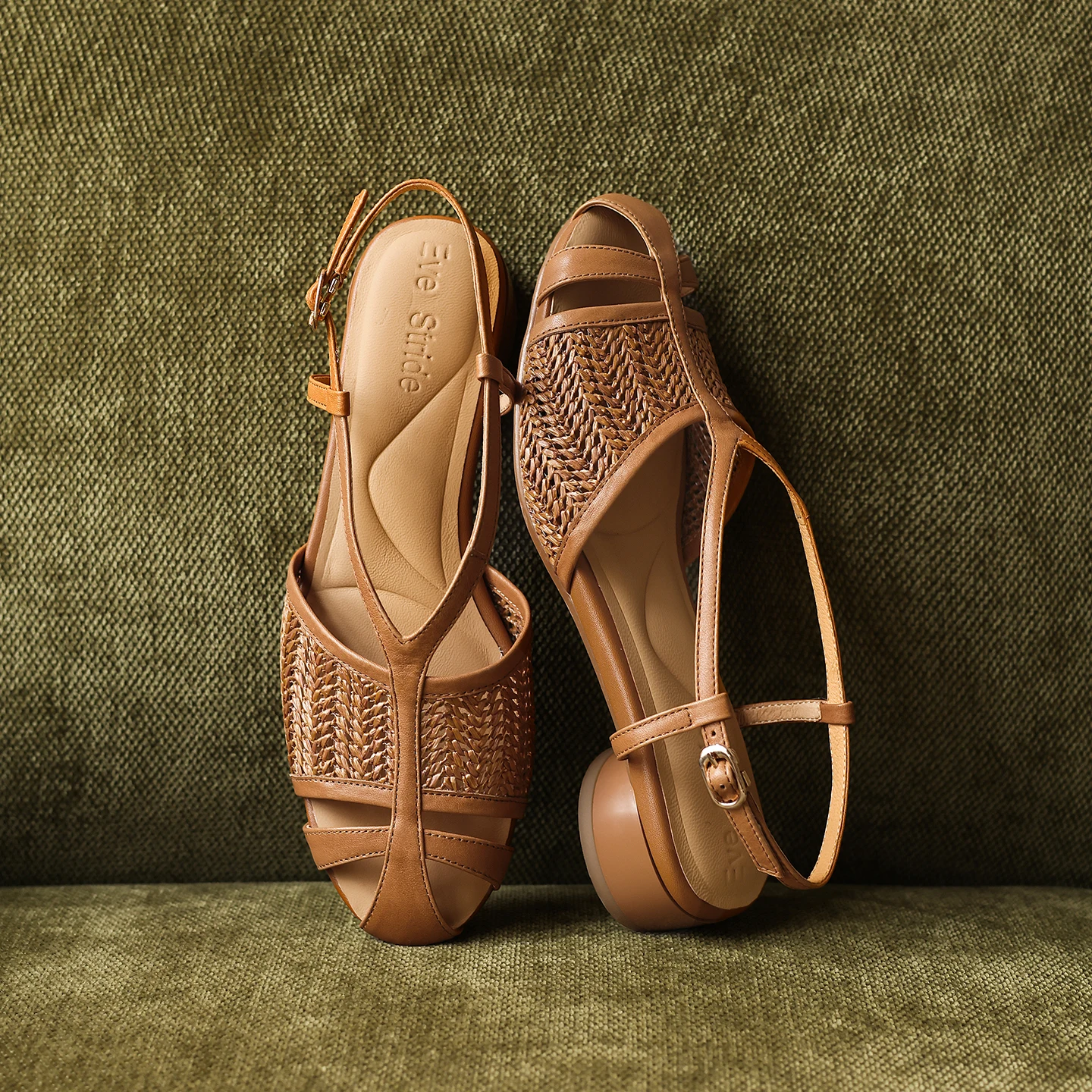 Genuine Cow Leather Hollow Woven Women‘s Sandals Summer Minimalist Versatile Comfortable Women‘s Shoes 2.5cm Flat Heel
Genuine Cow Leather Hollow Woven Women‘s Sandals Summer Minimalist Versatile Comfortable Women‘s Shoes 2.5cm Flat Heel