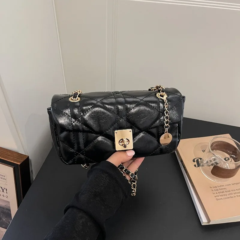 High quality women's chain shoulder bag, luxurious and fashionable crossbody bag, outdoor leisure small square bag
High quality women's chain shoulder bag, luxurious and fashionable crossbody bag, outdoor leisure small square bag