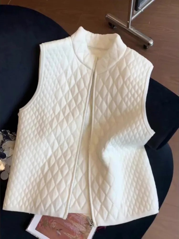 White Quilted Stand Collar Diamond Pattern Vest Jacket Stylish Warm Winter New Arrival Women's plus Size Casual Outerwear
White Quilted Stand Collar Diamond Pattern Vest Jacket Stylish Warm Winter New Arrival Women's plus Size Casual Outerwear