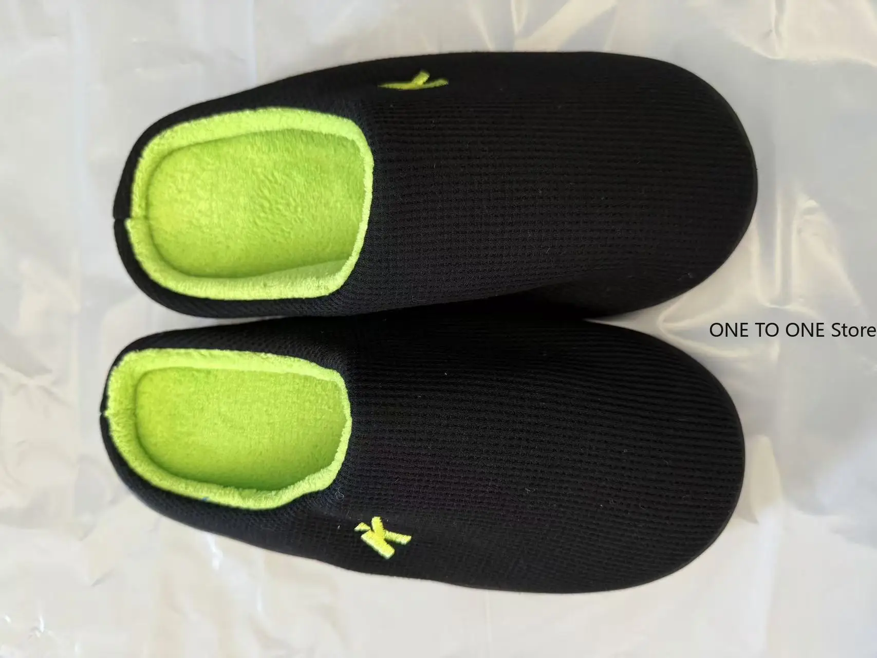 Wholesale Warm Cotton Slippers Women Men Fluffy House Fur Slippers Indoor Flats Slip-on Soft Slippers Couple House Mute Slides
Wholesale Warm Cotton Slippers Women Men Fluffy House Fur Slippers Indoor Flats Slip-on Soft Slippers Couple House Mute Slides