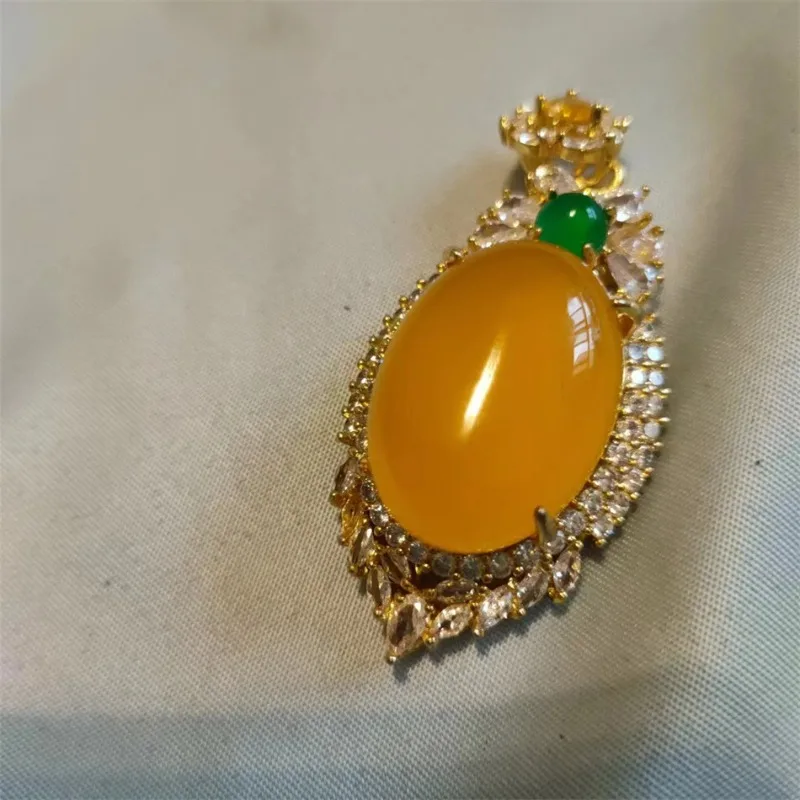 Yellow Agate Jade Necklace Inlaid with Chalcedony Egg Surface Bead Chain Pendant
Yellow Agate Jade Necklace Inlaid with Chalcedony Egg Surface Bead Chain Pendant