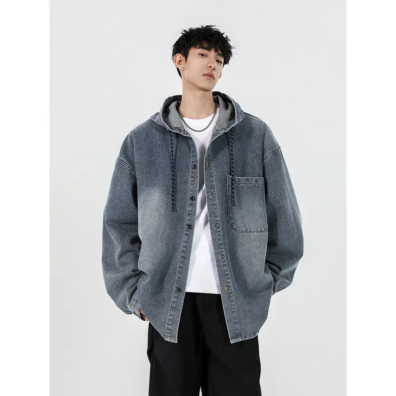 2026 новая мужская свободная повседневная и красивая осенняя джинсовая куртка с капюшоном 
2026 новая мужская свободная повседневная и красивая осенняя джинсовая куртка с капюшоном