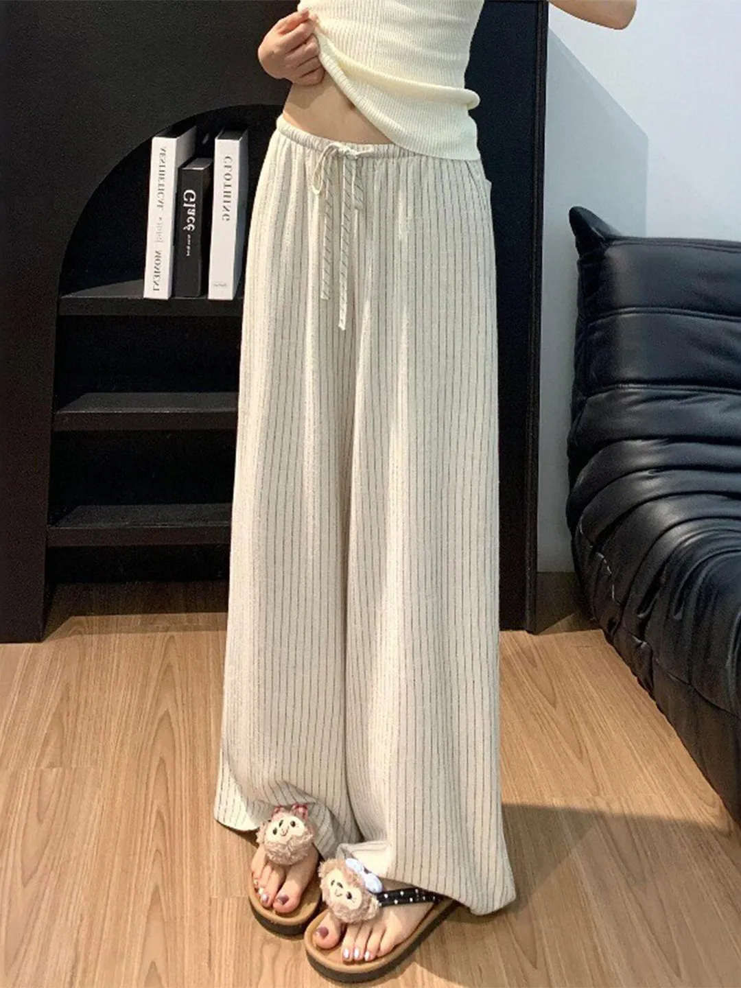 High Waist Loose Fit Striped Linen Casual Pants Women's Summer New Style Drapey Wide Leg Pants Comfortable Casual Trousers
High Waist Loose Fit Striped Linen Casual Pants Women's Summer New Style Drapey Wide Leg Pants Comfortable Casual Trousers