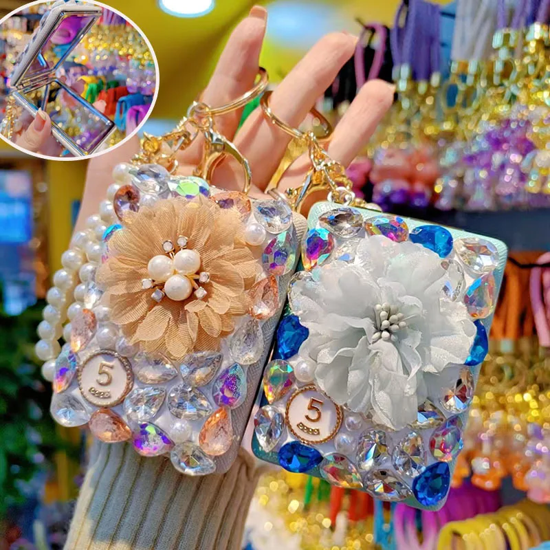 Bling Rhinestone Double Side Makeup Mirror Key Chain Folding Pocket Mirrors Portable Creative Metal Student Vanity Mirror Gifts
Bling Rhinestone Double Side Makeup Mirror Key Chain Folding Pocket Mirrors Portable Creative Metal Student Vanity Mirror Gifts