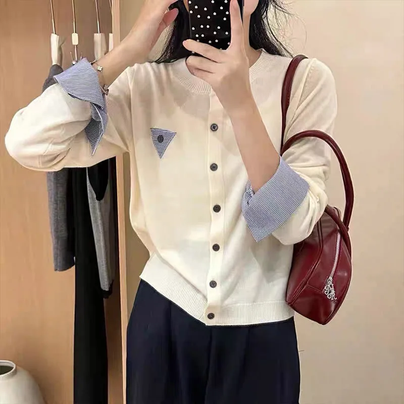 Autumn Winter New Vintage Solid Simple Knitted Cardigan Women's Fashion Temperament Commute Fake Two Pieces Sweaters
Autumn Winter New Vintage Solid Simple Knitted Cardigan Women's Fashion Temperament Commute Fake Two Pieces Sweaters