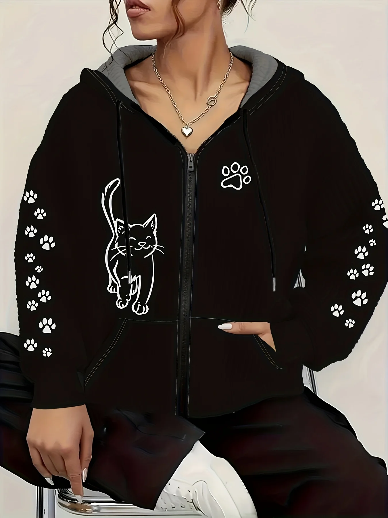 Printed Design Casual style cat paw patterned hooded jacket
Printed Design Casual style cat paw patterned hooded jacket