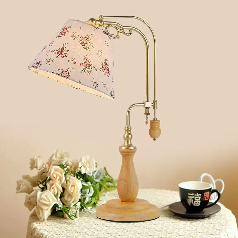 Настольная лампа в стиле ретро во французском дворцовом стиле, американская сельская местность, прикроватная лампа для чтения, пасторальная классическая настольная лампа в скандинавском стиле
Настольная лампа в стиле ретро во французском дворцовом стиле, американская сельская местность, прикроватная лампа для чтения, пасторальная классическая настольная лампа в скандинавском стиле