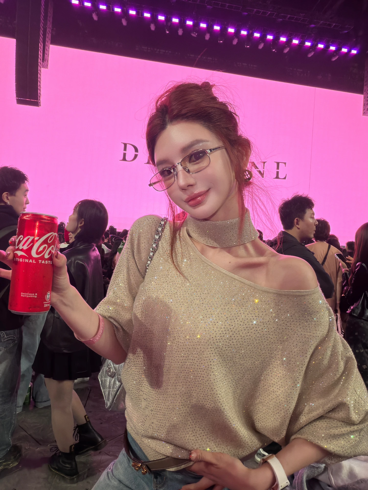 Женский тонкий нейлоновый свитер Li Wan Jun премиум-класса, свободного кроя, с алмазными вставками, повседневный, с длинными рукавами, для ежедневной носки
Женский тонкий нейлоновый свитер Li Wan Jun премиум-класса, свободного кроя, с алмазными вставками, повседневный, с длинными рукавами, для ежедневной носки