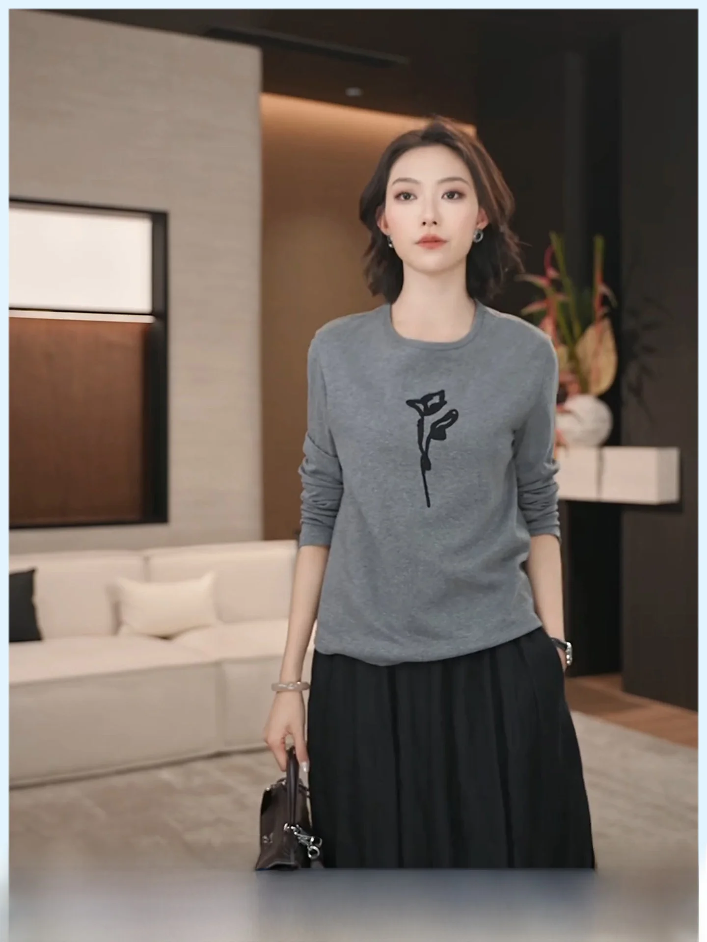 Classic Simple Long Sleeve Embroidered Cotton Feel T-Shirt Women's Slim Fit round Neck Top Breathable Comfortable Spring Summer
Classic Simple Long Sleeve Embroidered Cotton Feel T-Shirt Women's Slim Fit round Neck Top Breathable Comfortable Spring Summer