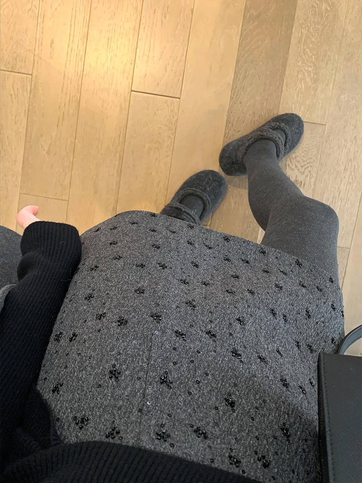 Модная юбка трапециевидной формы с высокой талией и пайетками, женская зимняя юбка длиной до пола Love Devil Fi
Модная юбка трапециевидной формы с высокой талией и пайетками, женская зимняя юбка длиной до пола Love Devil Fi