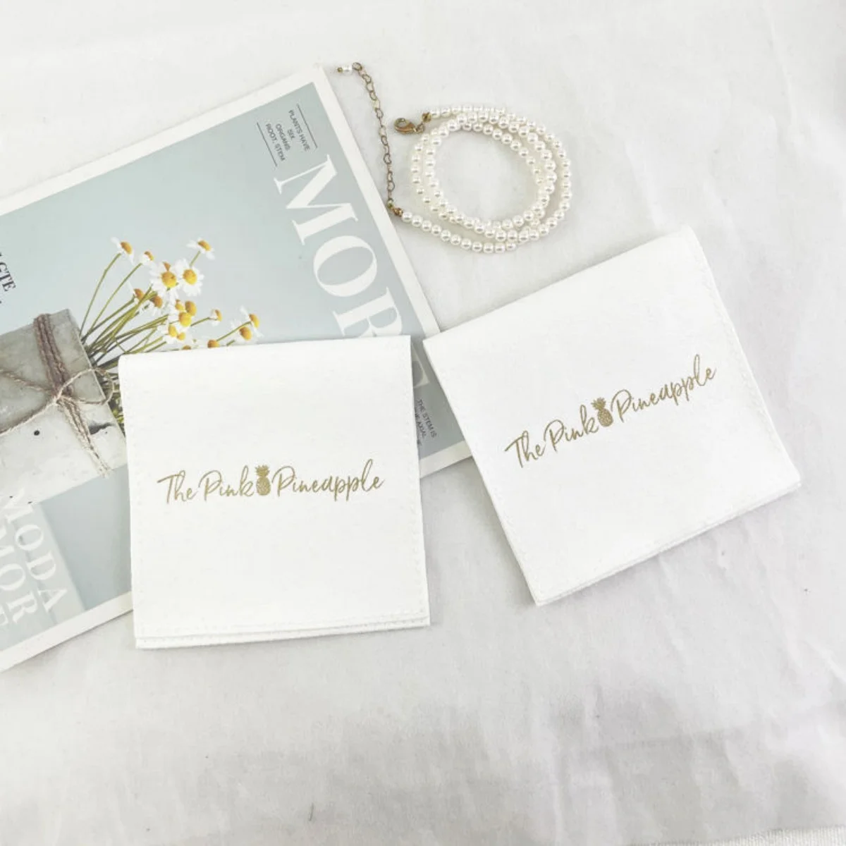 100pcs Microfiber Jewelry Gift Bags With Rope Personalized Logo Size Velvet Jewellry Rings Earings Packaging Organizer Wedding P
100pcs Microfiber Jewelry Gift Bags With Rope Personalized Logo Size Velvet Jewellry Rings Earings Packaging Organizer Wedding P