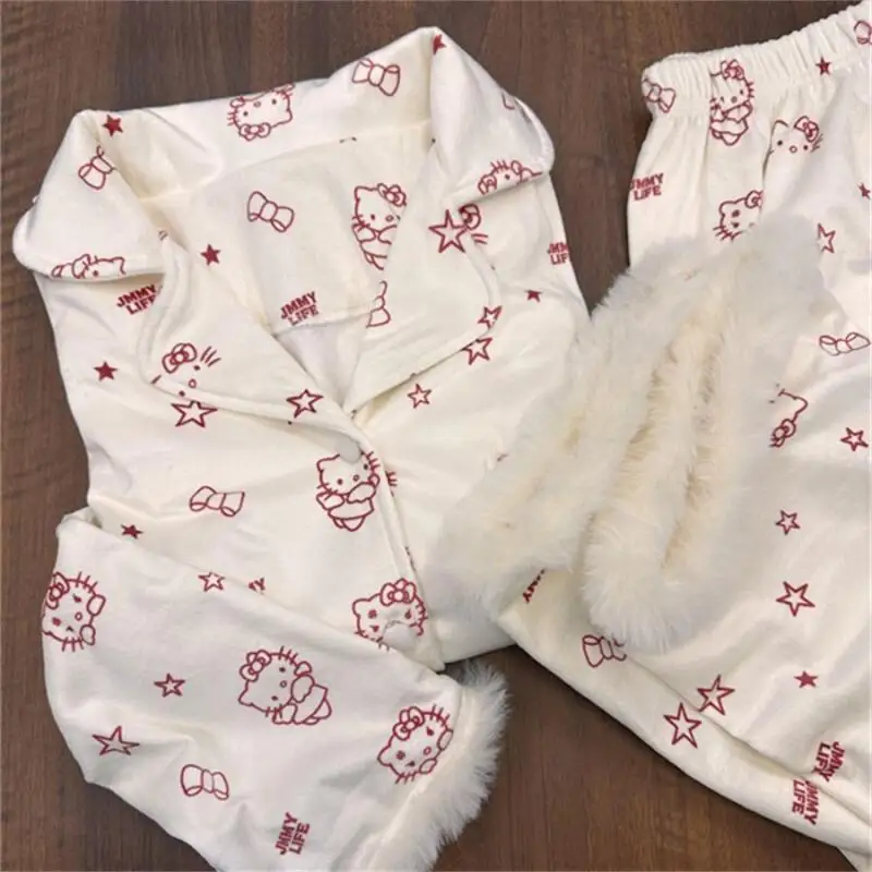 Sanrios Cartoon Pajamas Hello Kittys Winter Long Sleeve Home Loose Comfortable Warm New Style Trendy Print Creative Hot Selling
Sanrios Cartoon Pajamas Hello Kittys Winter Long Sleeve Home Loose Comfortable Warm New Style Trendy Print Creative Hot Selling
