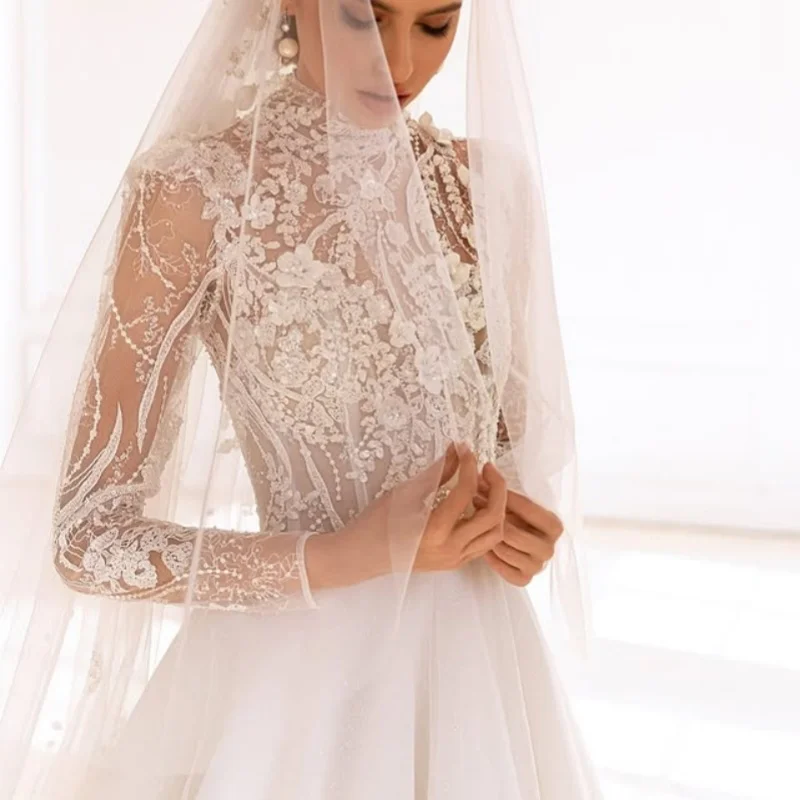 Satin White Appliques Wedding Dresses off-shoulder Sequin decal A skirt long sleeves Gowns Made wedding dress Customized
Satin White Appliques Wedding Dresses off-shoulder Sequin decal A skirt long sleeves Gowns Made wedding dress Customized