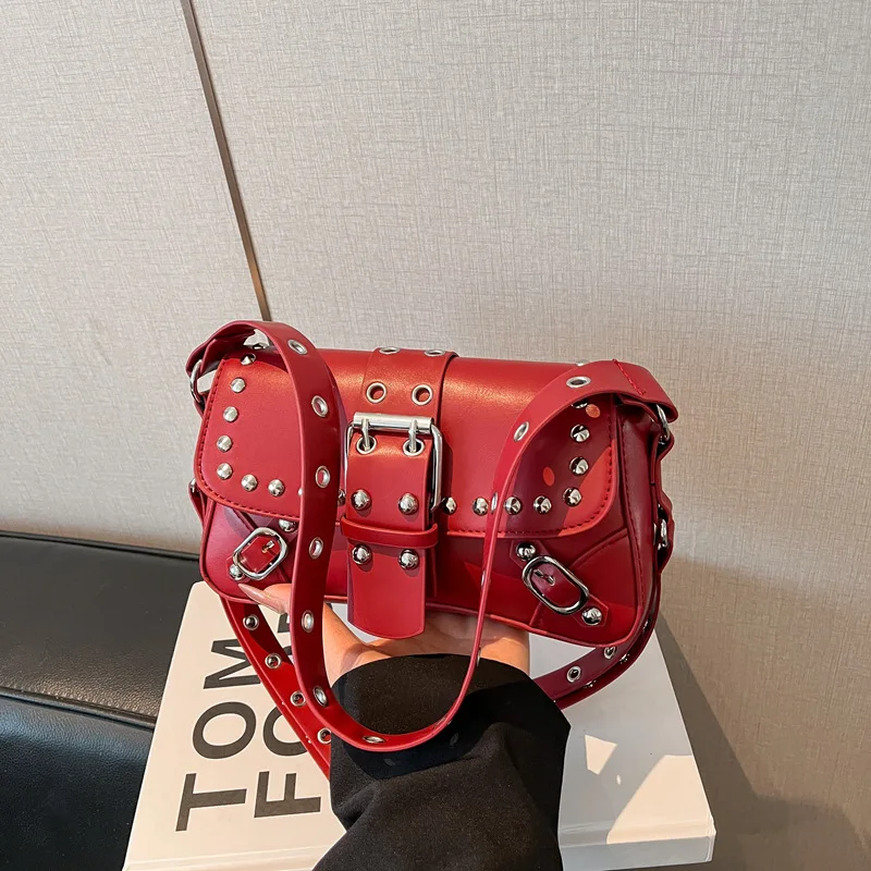 Personalized Rivet Women's New European and American Fashion Niche Shoulder Punk Style Crossbody Small Square Bag
Personalized Rivet Women's New European and American Fashion Niche Shoulder Punk Style Crossbody Small Square Bag