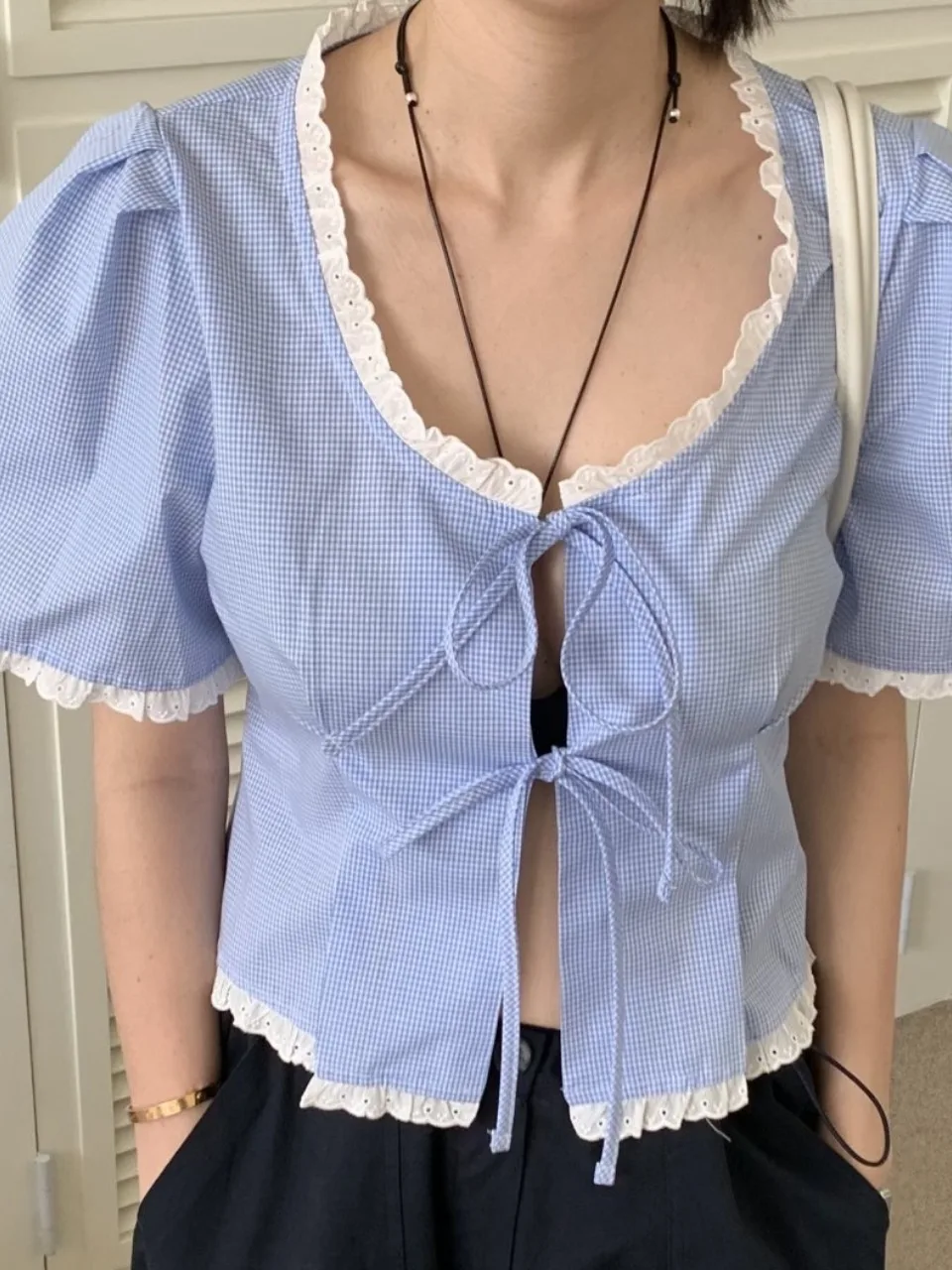 Chic Summer New Sle Age-Defng Versatile Square Collar Ruffle Splicing Belted Waist Slim ort Sve Blouse Top
Chic Summer New Sle Age-Defng Versatile Square Collar Ruffle Splicing Belted Waist Slim ort Sve Blouse Top