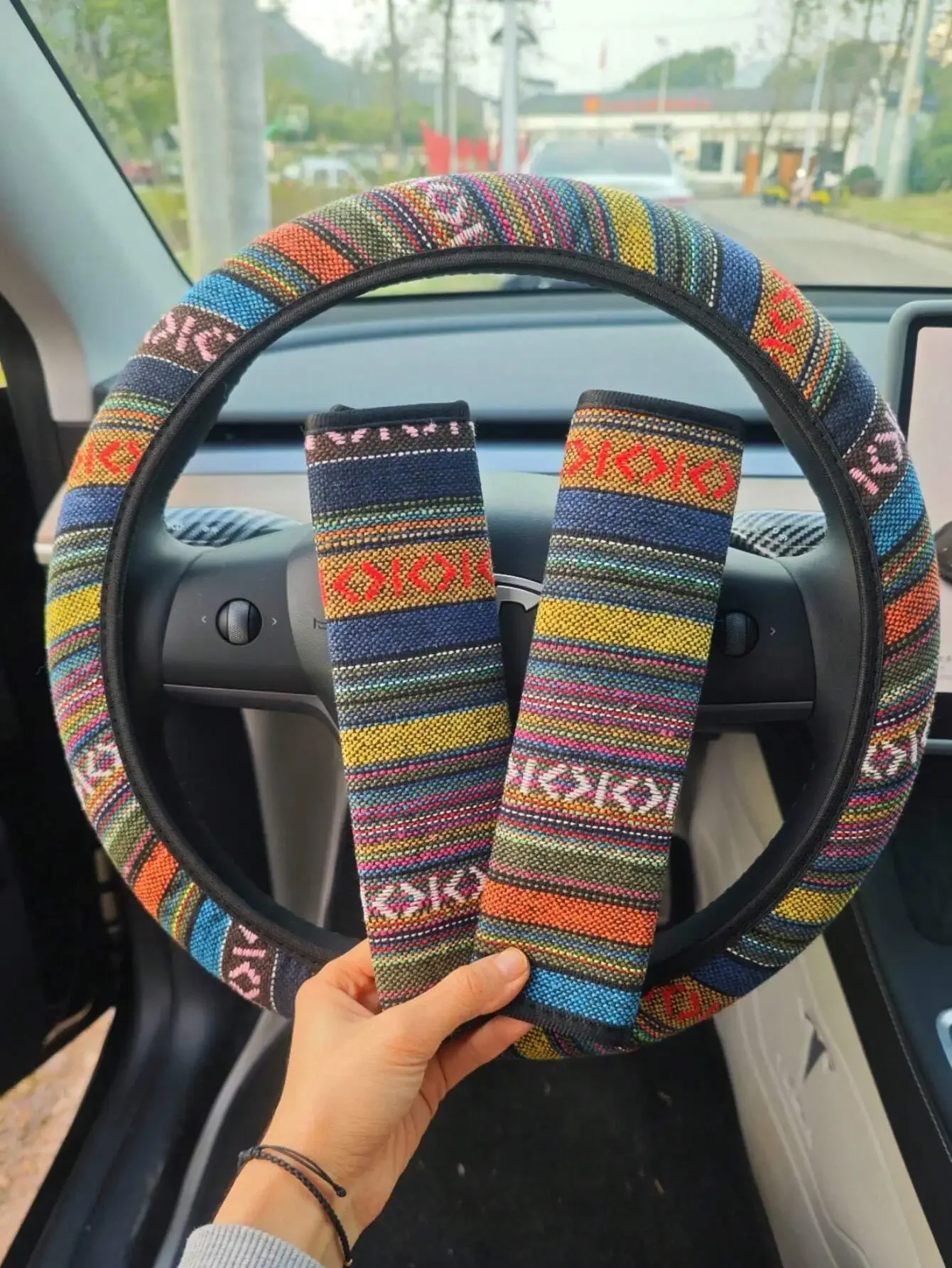 3-piece retro linen car interior set in bohemian colorful style. It includes steering wheel cover and seat belt shoulder protectors. Soft linen material delivers comfortable touch, bringing unique vintage charm to your car interior.
3-piece retro linen car interior set in bohemian colorful style. It includes steering wheel cover and seat belt shoulder protectors. Soft linen material delivers comfortable touch, bringing unique vintage charm to your car interior.