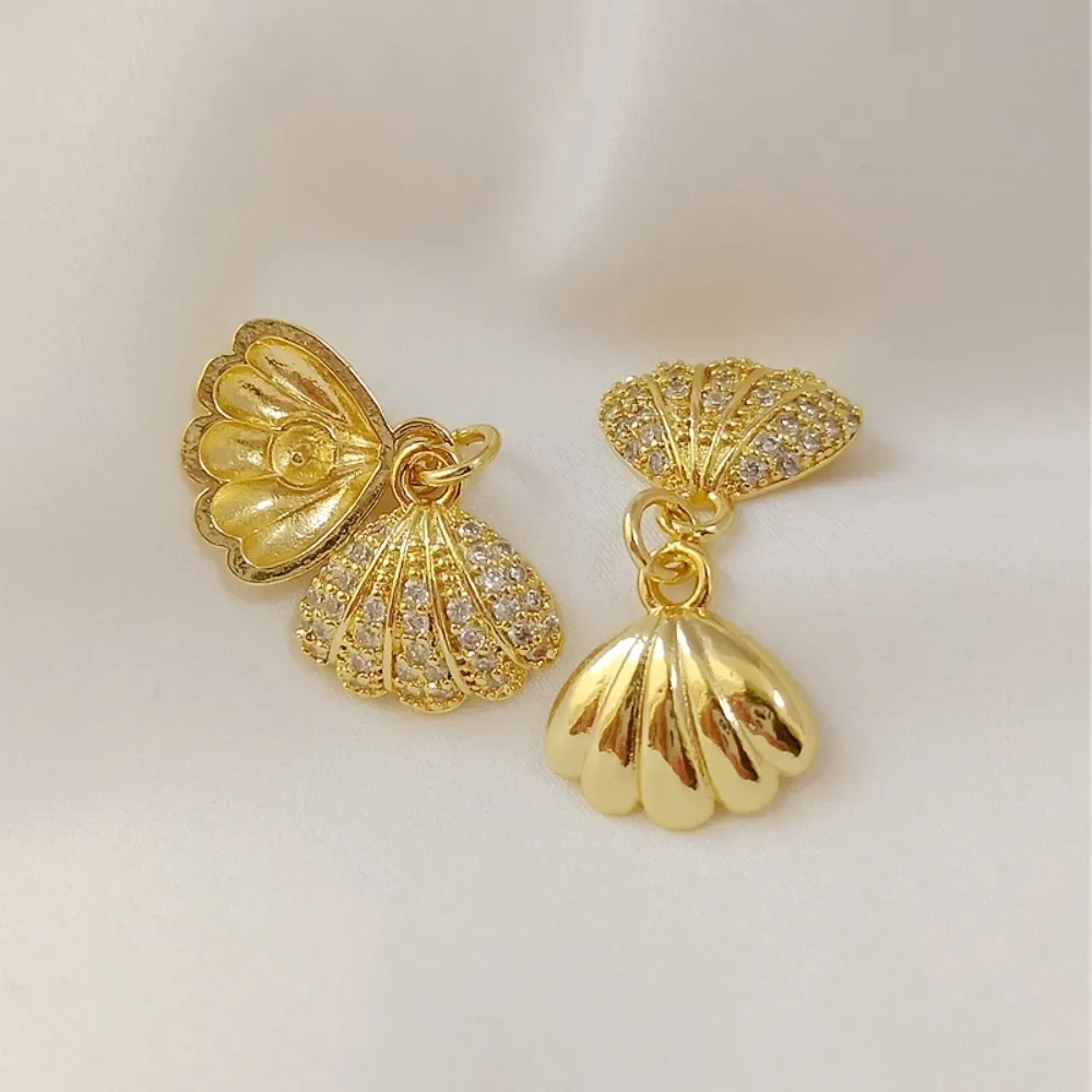 18k Gold-plated Double Shell with Zircon Pendant on One Side, 13mm Handcrafted Diy Accessory Ear Pendant Bracelet
18k Gold-plated Double Shell with Zircon Pendant on One Side, 13mm Handcrafted Diy Accessory Ear Pendant Bracelet
