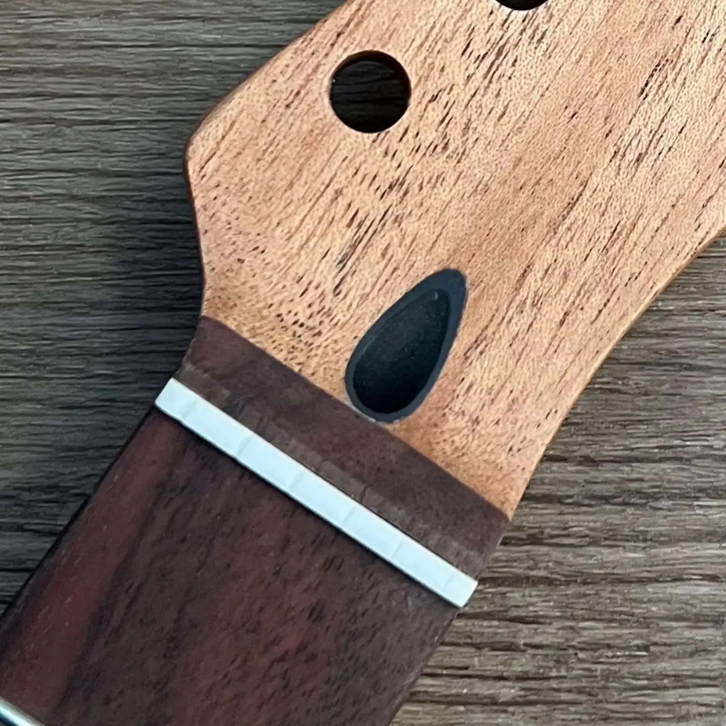 Гриф для гитары ST-Mahogany/TL-Style с накладкой из палисандра, 22 лада, плавное звучание, быстрая доставка для музыкантов и гитаристов
Гриф для гитары ST-Mahogany/TL-Style с накладкой из палисандра, 22 лада, плавное звучание, быстрая доставка для музыкантов и гитаристов