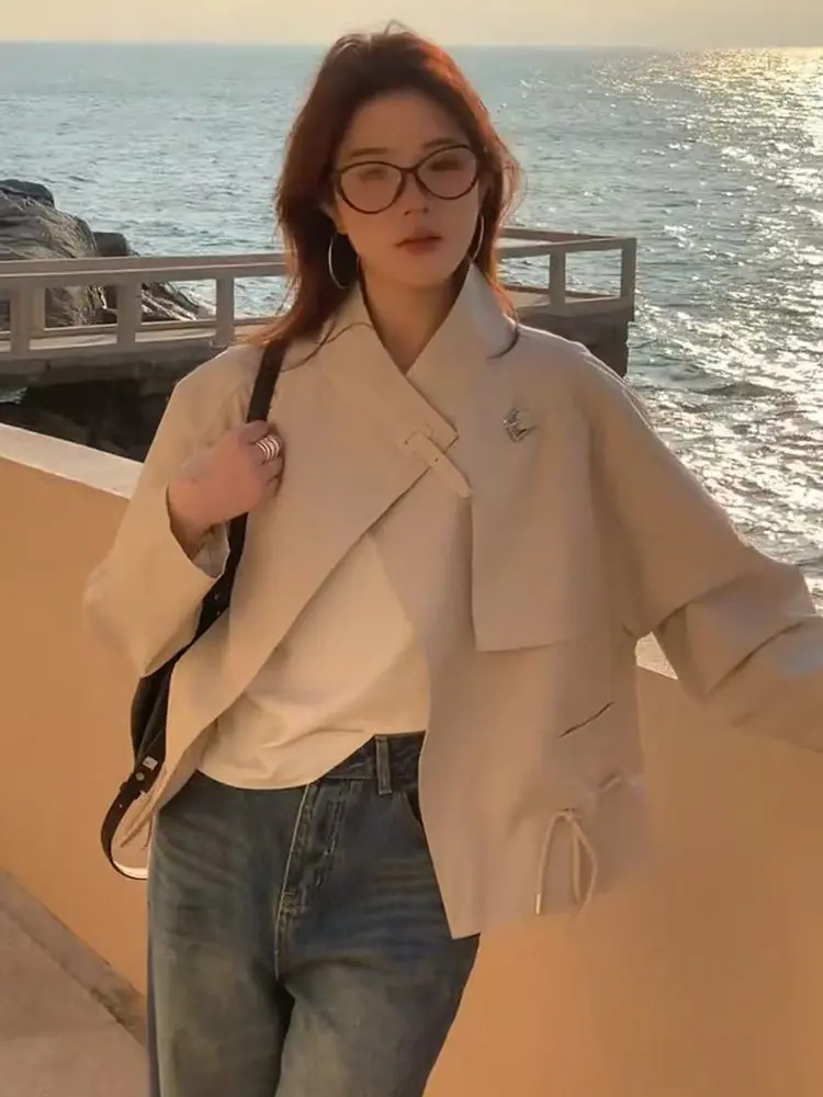Korean Style Short Puffer Jacket Women's Loose Fit Drawstring Slimming Stand Collar Spring 2026 Fashion Versatile Top
Korean Style Short Puffer Jacket Women's Loose Fit Drawstring Slimming Stand Collar Spring 2026 Fashion Versatile Top