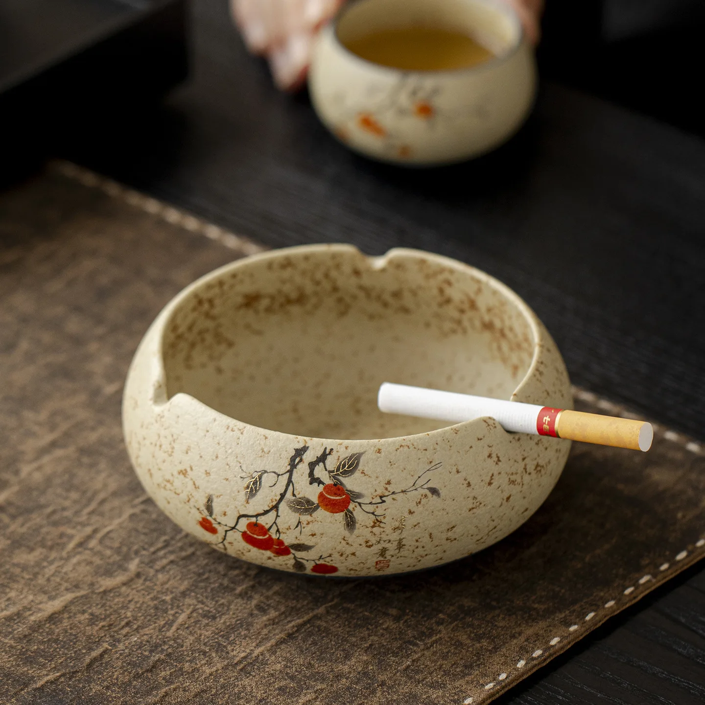 HYS red persimmon ashtray home living room office tea table ornament advanced sense ashtray smoke and anti-fly ash
HYS red persimmon ashtray home living room office tea table ornament advanced sense ashtray smoke and anti-fly ash