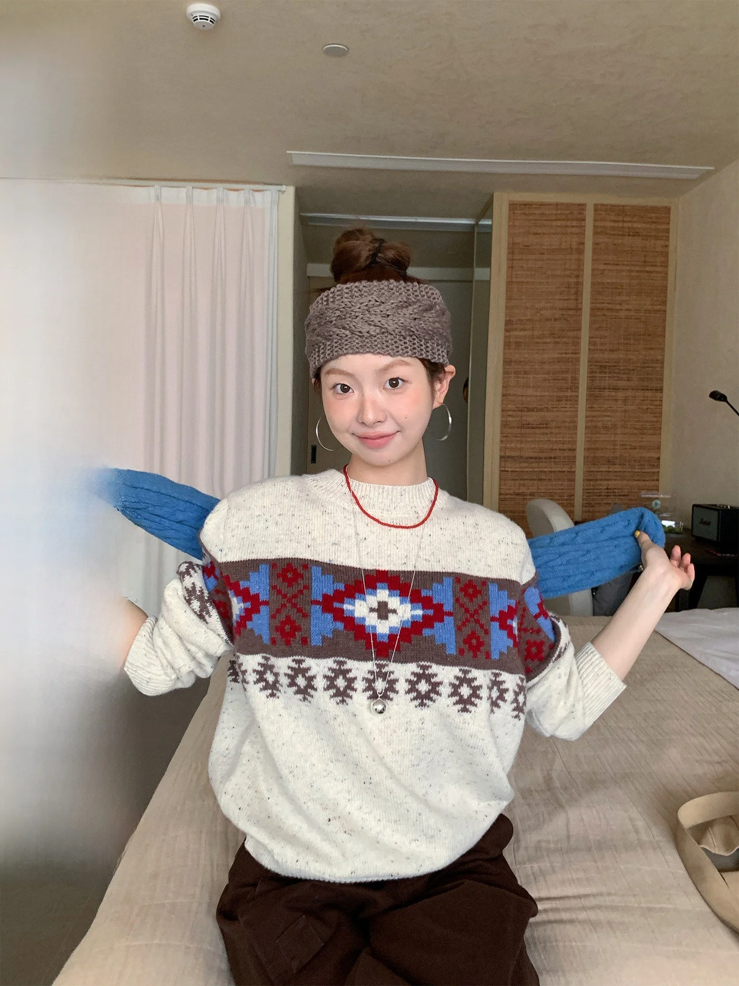 Зимний вязаный свитер COK для женщин: круглый вырез, длинные рукава с бахромой, ретро-узор, цветочный винтажный стиль, повседневная одежда для работы и отдыха
Зимний вязаный свитер COK для женщин: круглый вырез, длинные рукава с бахромой, ретро-узор, цветочный винтажный стиль, повседневная одежда для работы и отдыха