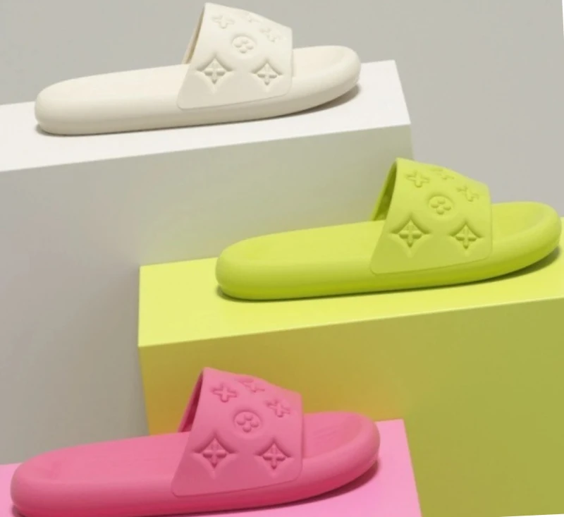 High end fashion cool slippers for women in summer, with a sense of stepping on poop, thick bottom bathroom EVA slippers
High end fashion cool slippers for women in summer, with a sense of stepping on poop, thick bottom bathroom EVA slippers