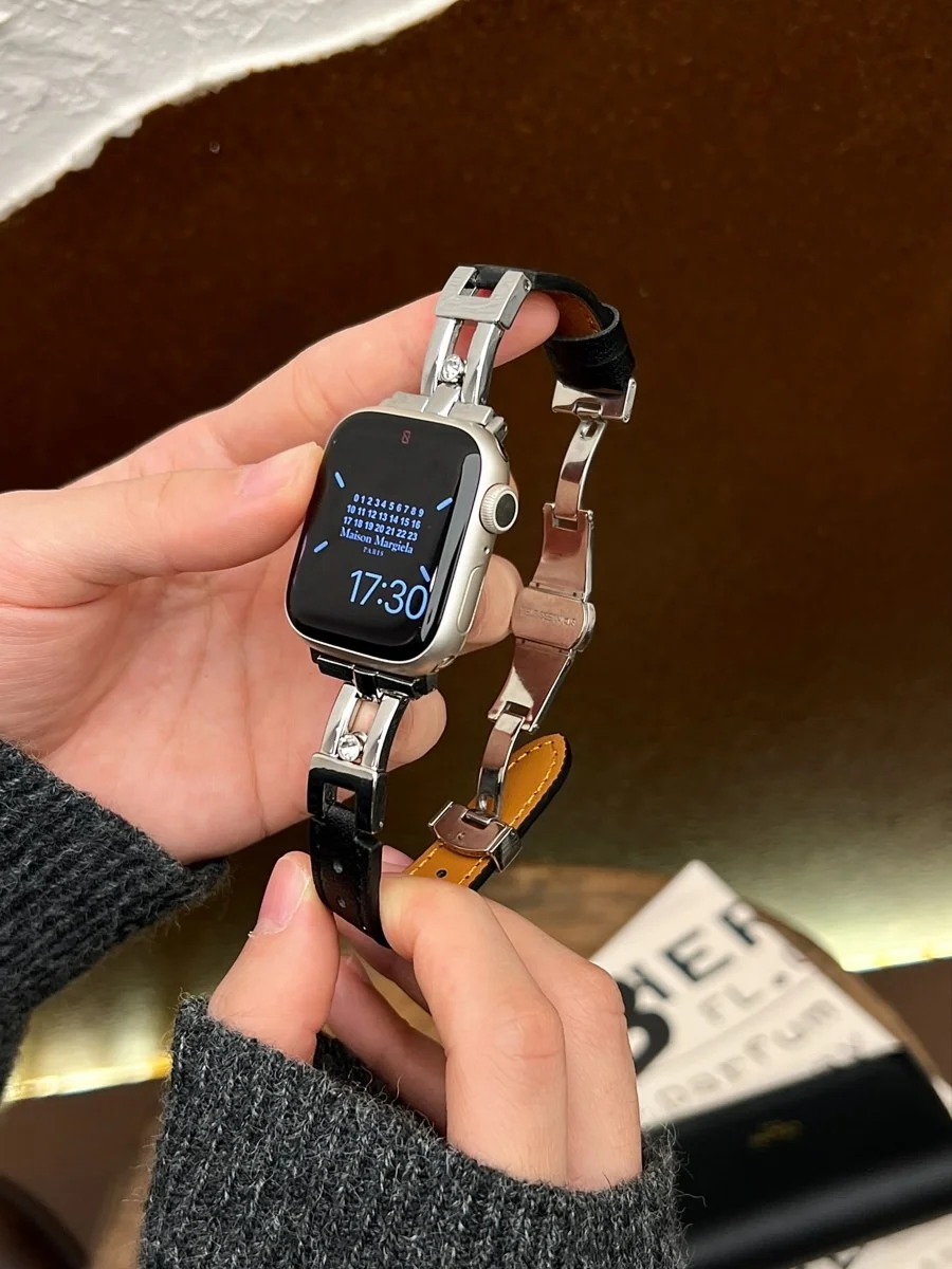 Metal splicing leather compatible iWatch strap 38mm 40mm 41mm 42mm 44mm 45mm 49mm fashionable strap
Metal splicing leather compatible iWatch strap 38mm 40mm 41mm 42mm 44mm 45mm 49mm fashionable strap