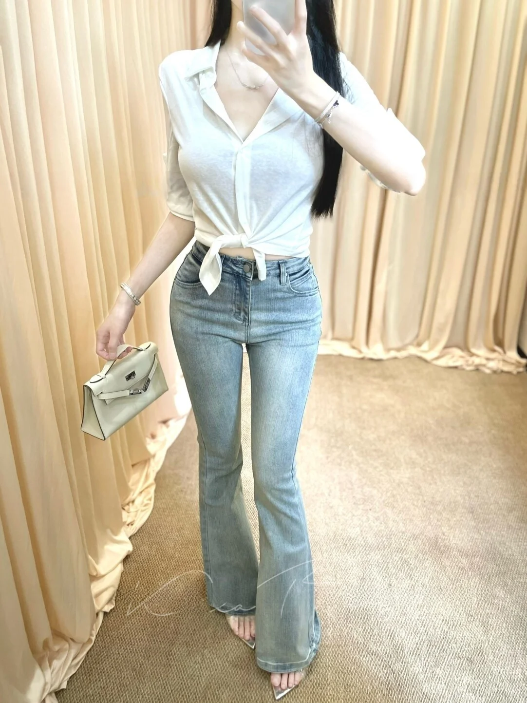 Light Blue High Waist Bell Bottom Jeans Women's Spring Summer New Style Slimming Effect Built in Hip Pad High Elastic Cotton ...
Light Blue High Waist Bell Bottom Jeans Women's Spring Summer New Style Slimming Effect Built in Hip Pad High Elastic Cotton ...