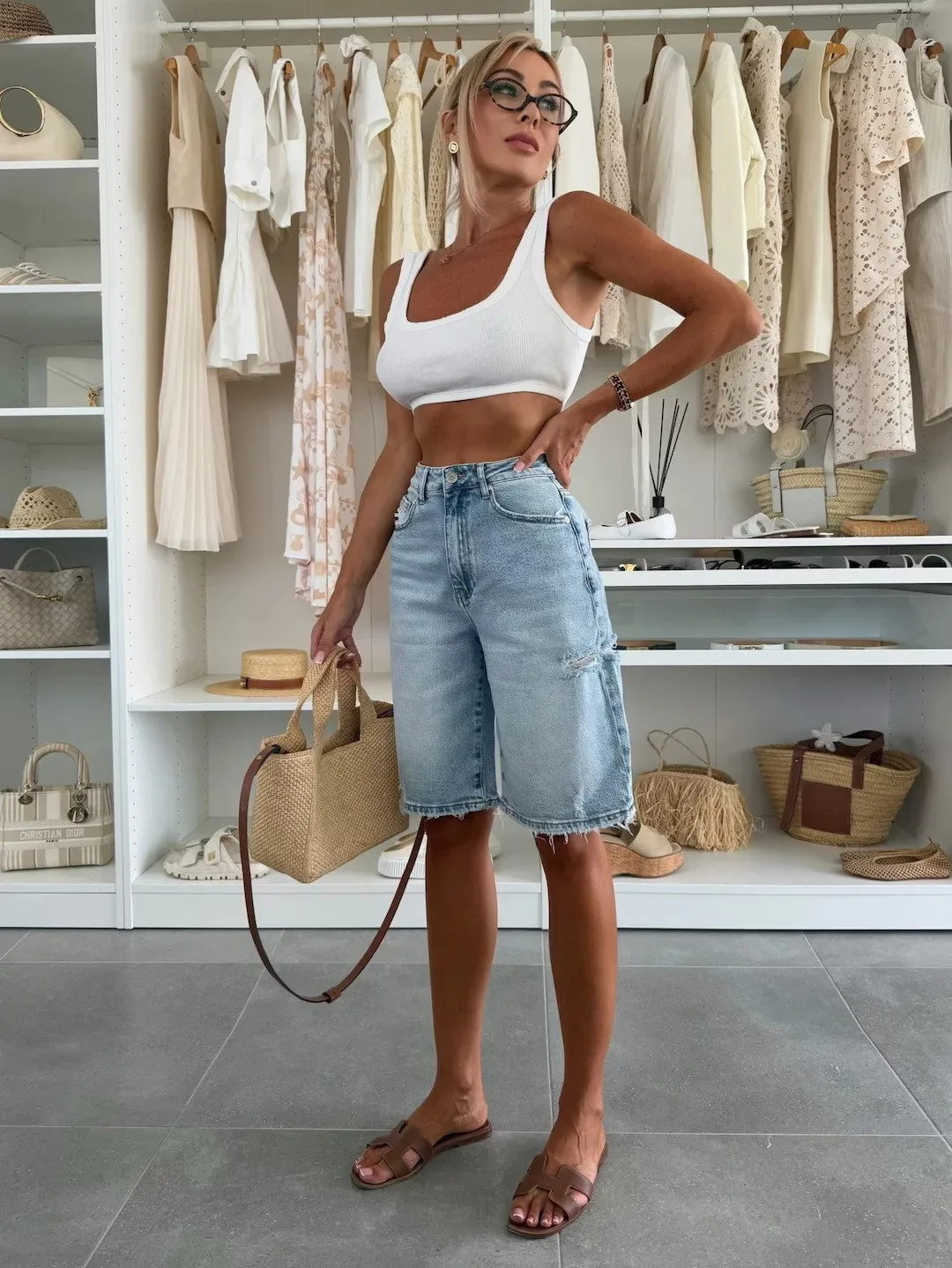 Summer Women's Clothing Casual Loose Fit Distressed Denim Shorts For Woman Mid Waist Lightweight Cotton Five Inch Cut Off
Summer Women's Clothing Casual Loose Fit Distressed Denim Shorts For Woman Mid Waist Lightweight Cotton Five Inch Cut Off
