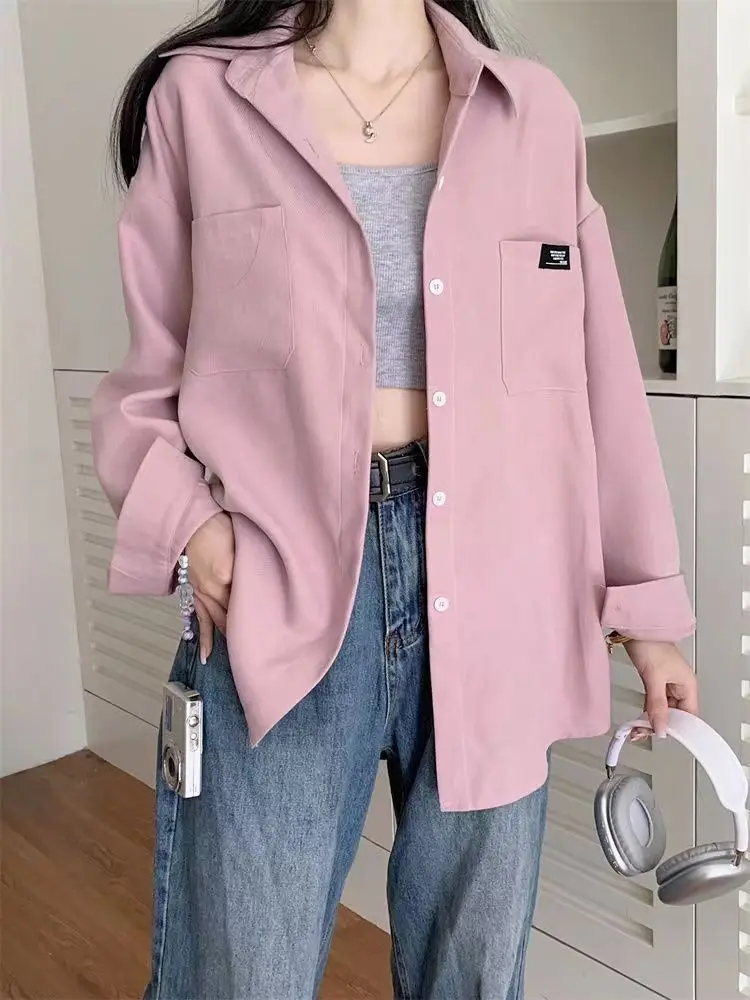 Стильная вельветовая куртка-рубашка для женщин больших размеров, повседневный топ, стройнящий силуэт, модный, скрывающий недостатки фигуры, осень 2024, новинка, для работы и повседневной носки, простой и элегантный стиль.
Стильная вельветовая куртка-рубашка для женщин больших размеров, повседневный топ, стройнящий силуэт, модный, скрывающий недостатки фигуры, осень 2024, новинка, для работы и повседневной носки, простой и элегантный стиль.