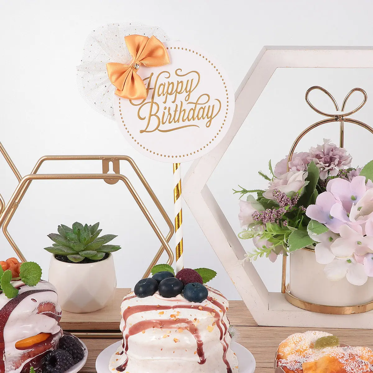5Pcs Delicate Crown Knot Lace Cake Topper Set Elegant Non-Edible Dessert Decor for Festival Celebration Cupcake Party Supplies
5Pcs Delicate Crown Knot Lace Cake Topper Set Elegant Non-Edible Dessert Decor for Festival Celebration Cupcake Party Supplies
