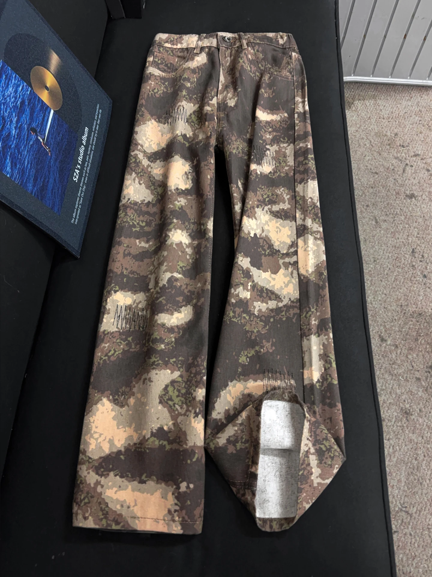 Vintage American Style Camouflage Denim Jeans Men High Street Logging Loose Straight Leg Pants Wear Resistant Casual Jeans
Vintage American Style Camouflage Denim Jeans Men High Street Logging Loose Straight Leg Pants Wear Resistant Casual Jeans