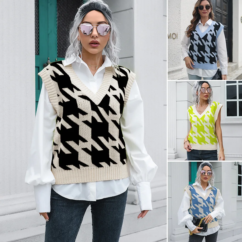 Houndstooth V-neck vest sweater women's vests wear outside and wear autumn and winter European and American sweaters new style.
Houndstooth V-neck vest sweater women's vests wear outside and wear autumn and winter European and American sweaters new style.