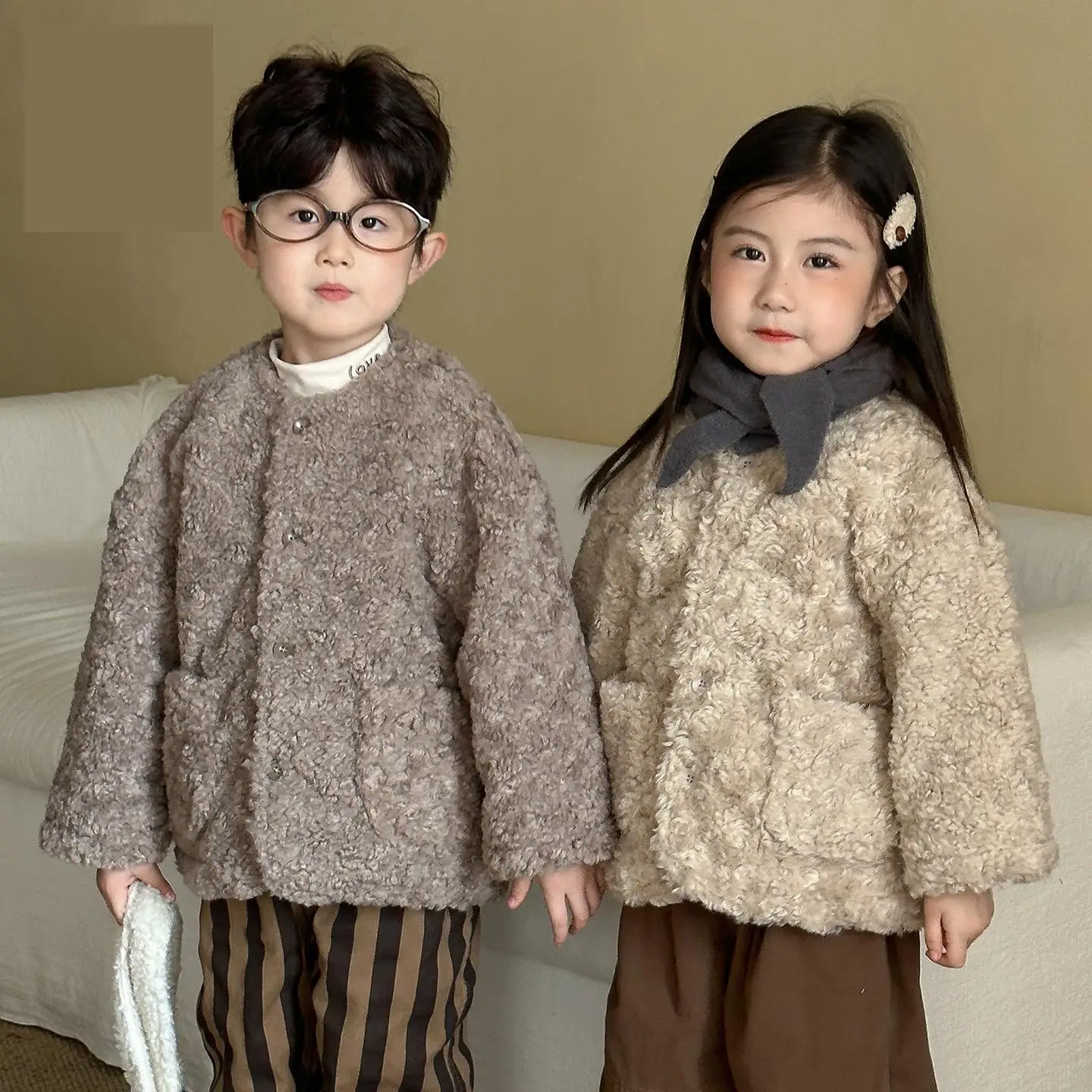 2025 Winter New Children Long Sleeve Plush Coat Plus Velvet Thick Girls Zipper Jacket Solid Boys Warm Fleece Coat Kids Clothes
2025 Winter New Children Long Sleeve Plush Coat Plus Velvet Thick Girls Zipper Jacket Solid Boys Warm Fleece Coat Kids Clothes
