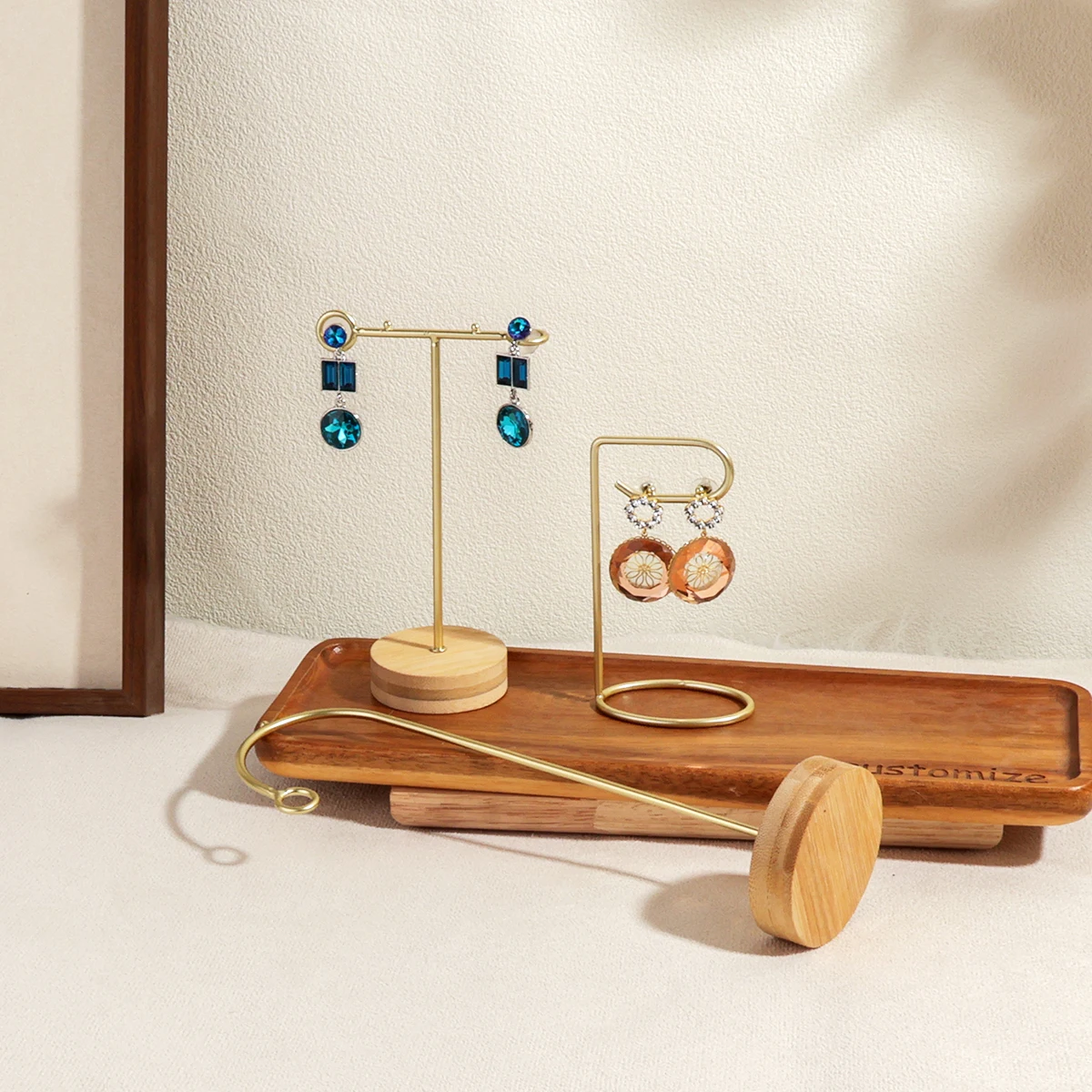 Набор аксессуаров для демонстрации ювелирных изделий из металла премиум-класса | Органайзер для украшений (колье, колец, браслетов) для прилавка и витрины
Набор аксессуаров для демонстрации ювелирных изделий из металла премиум-класса | Органайзер для украшений (колье, колец, браслетов) для прилавка и витрины