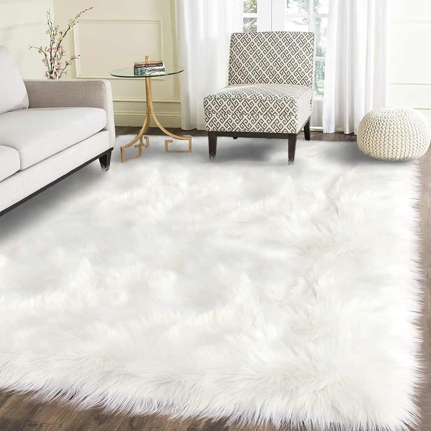 White Faux Fur Sheepskin Rug 4x6, Fluffy Washable for Living Room Bedroom Decor
White Faux Fur Sheepskin Rug 4x6, Fluffy Washable for Living Room Bedroom Decor