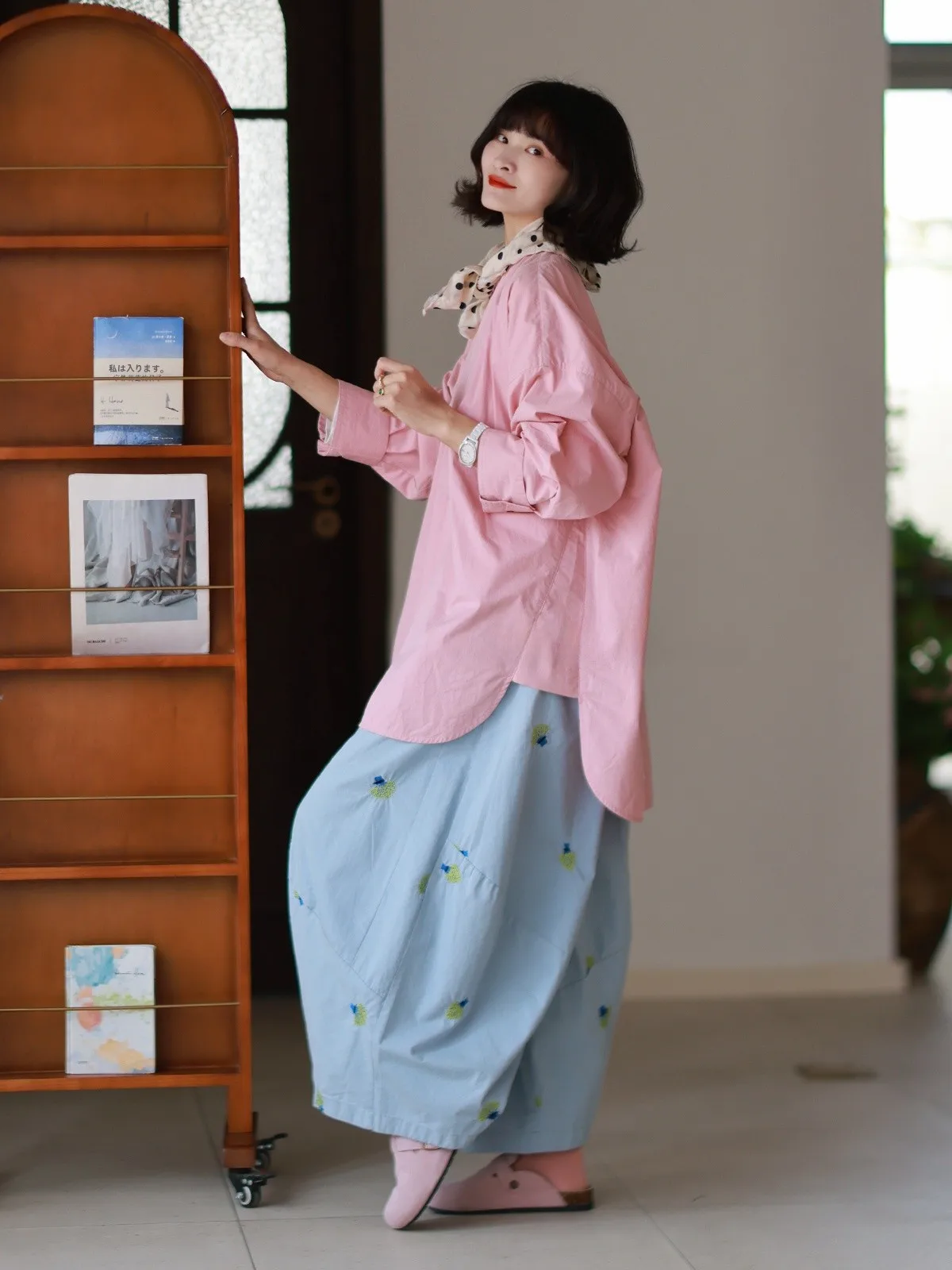 Original Women's High Waist Cotton Balloon Pants Embroidered Slimming Loose Feel Spring 2026 Artistic Style Casual Trousers
Original Women's High Waist Cotton Balloon Pants Embroidered Slimming Loose Feel Spring 2026 Artistic Style Casual Trousers