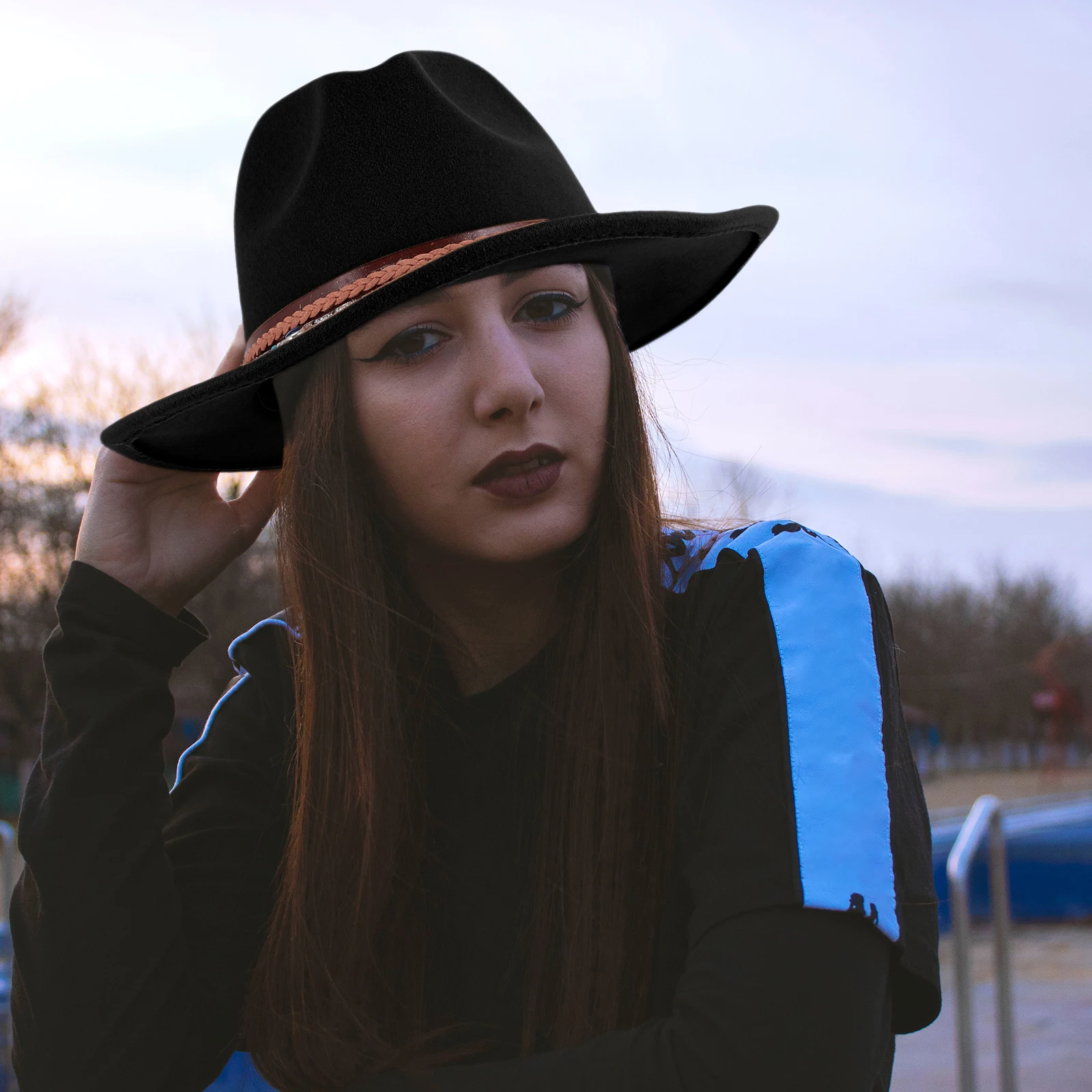 Retro Woolen Jazz Fedora Flat edge Fashion Flat Edge Straw British Ladies Cap Fashion Cap Comfortable Breathable
Retro Woolen Jazz Fedora Flat edge Fashion Flat Edge Straw British Ladies Cap Fashion Cap Comfortable Breathable