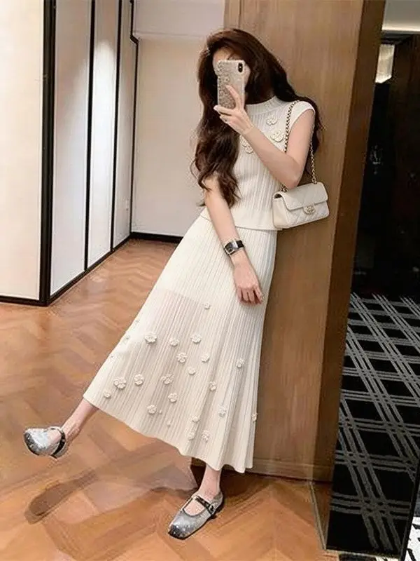 Summer Pure Desire Vest Skirt Two-Piece Set Women's New Small Fragrance Style Unique Design Fashion Set Women High Waist Skirt
Summer Pure Desire Vest Skirt Two-Piece Set Women's New Small Fragrance Style Unique Design Fashion Set Women High Waist Skirt