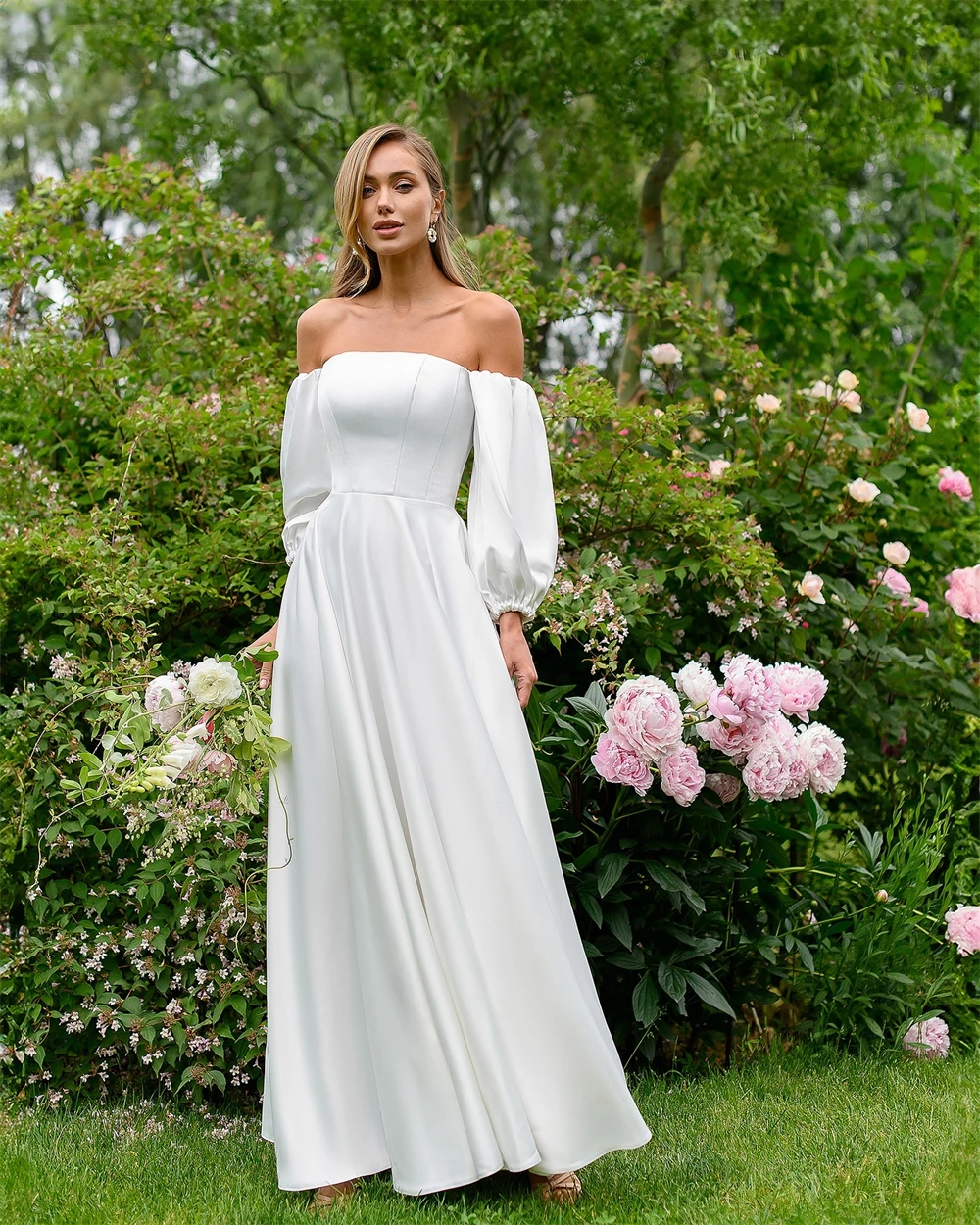 Customized Elegant Straight Evening Dress Exquisite White Satin Celebrity Gowns Sleeveless Off the Shoulder Prom Dresses
Customized Elegant Straight Evening Dress Exquisite White Satin Celebrity Gowns Sleeveless Off the Shoulder Prom Dresses
