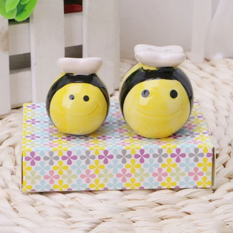 Flying Bee Style Seasoning Pot, Ceramic Salt & Pepper Shaker, Cooking Tableware
Flying Bee Style Seasoning Pot, Ceramic Salt & Pepper Shaker, Cooking Tableware