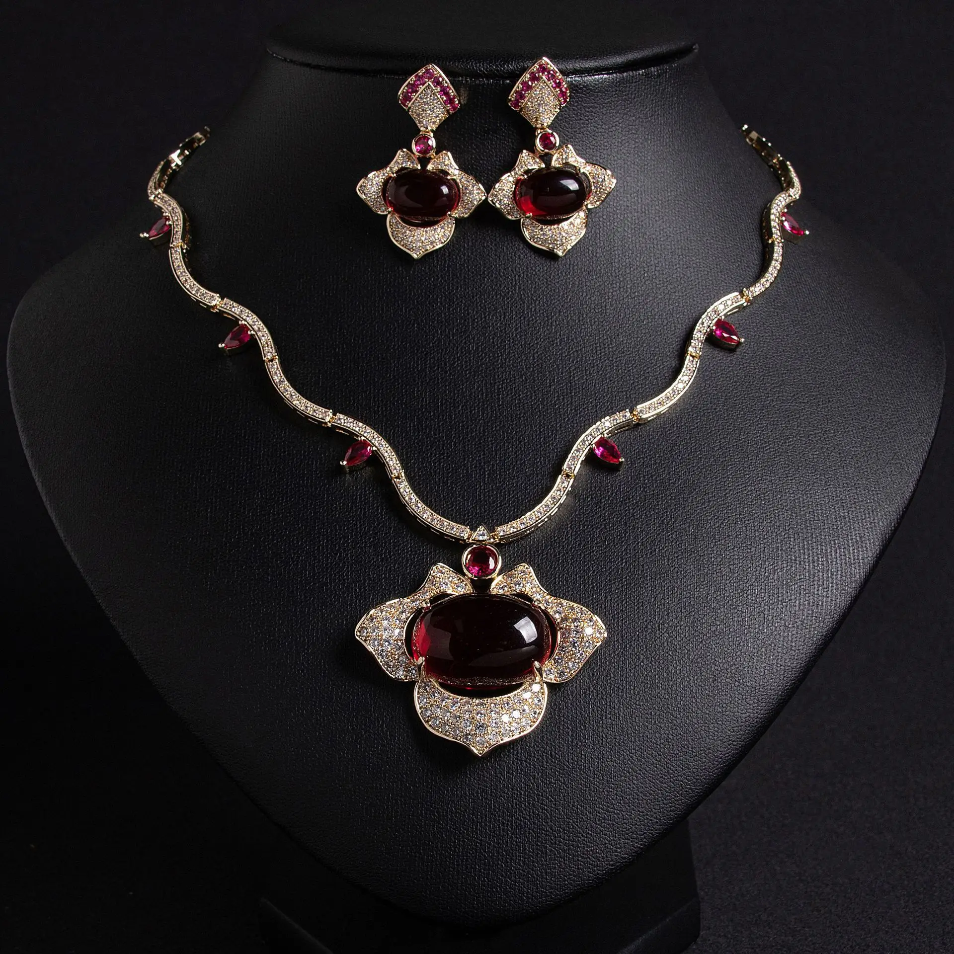 Light Luxury Vintage Full Cubic Zirconia Necklace Earrings Jewelry Set Bridal Wedding Women Party Jewelry Gift
Light Luxury Vintage Full Cubic Zirconia Necklace Earrings Jewelry Set Bridal Wedding Women Party Jewelry Gift