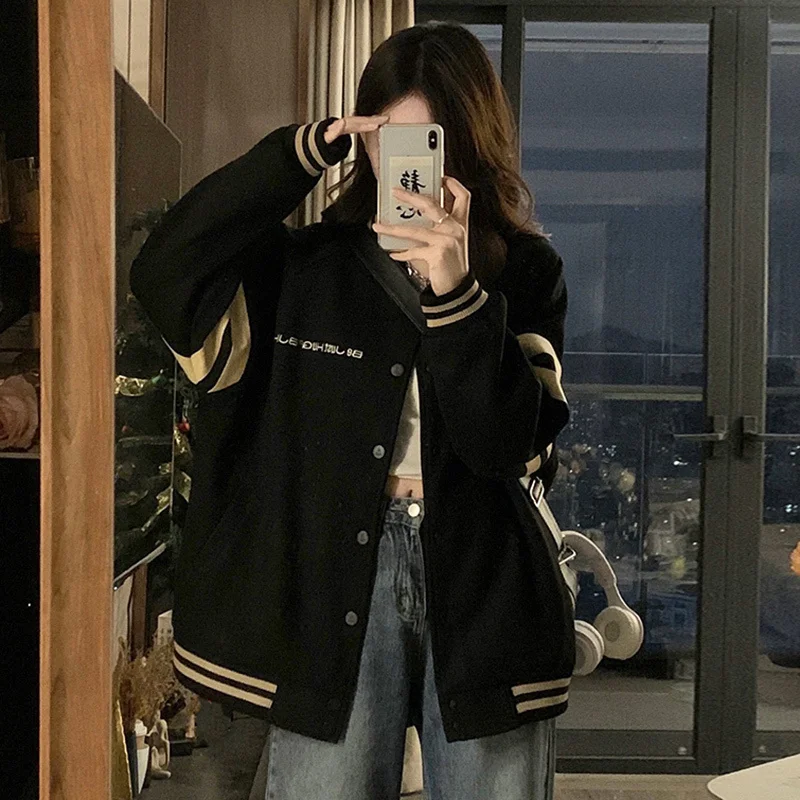 Бейсбольные куртки светло-голубого цвета женские летние светоотражающие из улучшенного трикотажа, свободного кроя, камуфляжные, с мехом шерпа, с оборками, быстросохнущие, в стиле Y2K Chic
Бейсбольные куртки светло-голубого цвета женские летние светоотражающие из улучшенного трикотажа, свободного кроя, камуфляжные, с мехом шерпа, с оборками, быстросохнущие, в стиле Y2K Chic