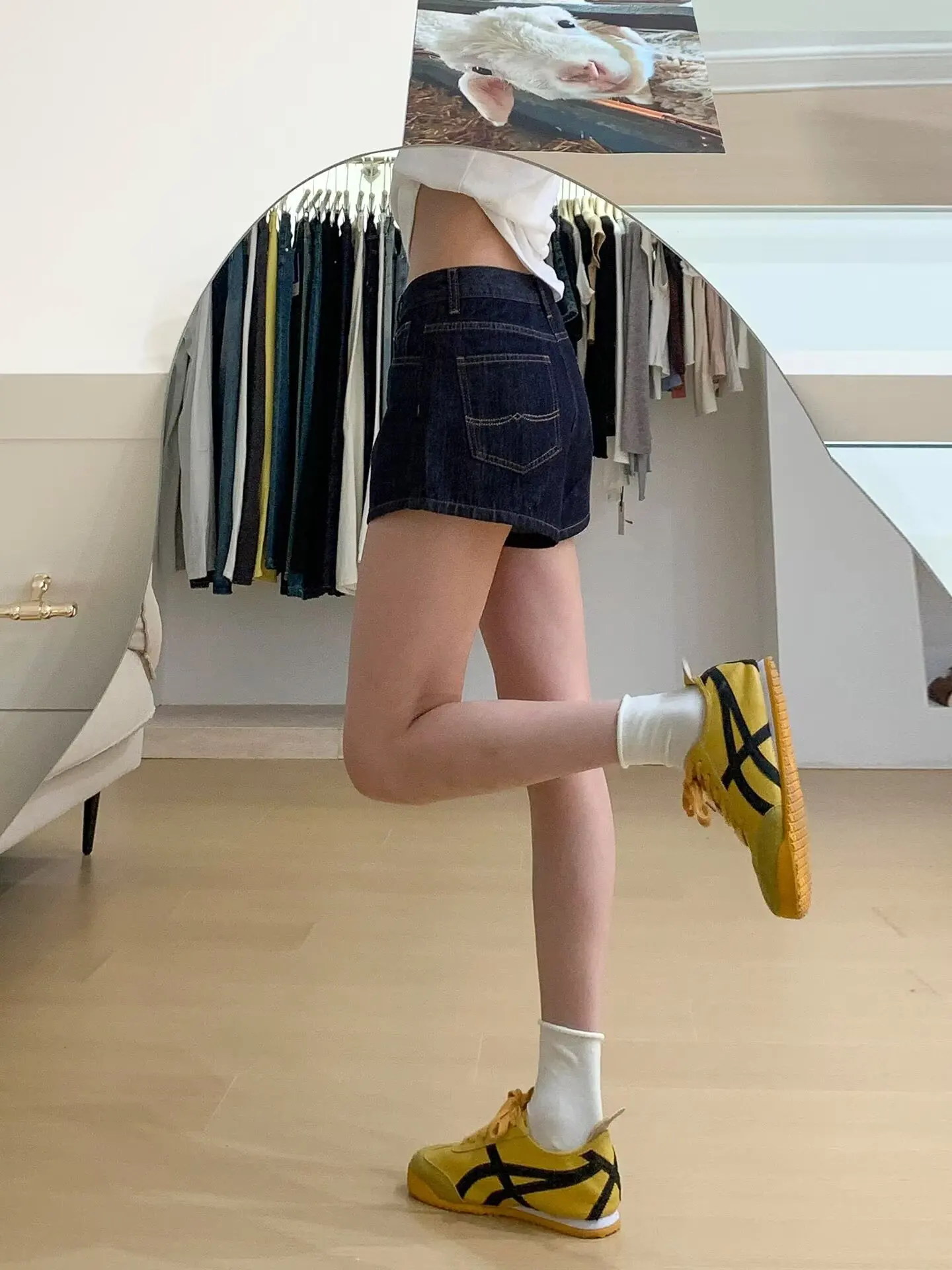 plus Size Women's Retro High Waist Loose Fit Denim Shorts Summer New Style A-Line Hot Pants Casual Zipper Style Cotton Fabric
plus Size Women's Retro High Waist Loose Fit Denim Shorts Summer New Style A-Line Hot Pants Casual Zipper Style Cotton Fabric