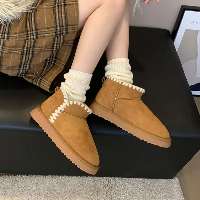 Autumn and winter thickened cotton shoes with velvet, warm thin cotton boots, plush waterproof snow boots wear short boots women
Autumn and winter thickened cotton shoes with velvet, warm thin cotton boots, plush waterproof snow boots wear short boots women