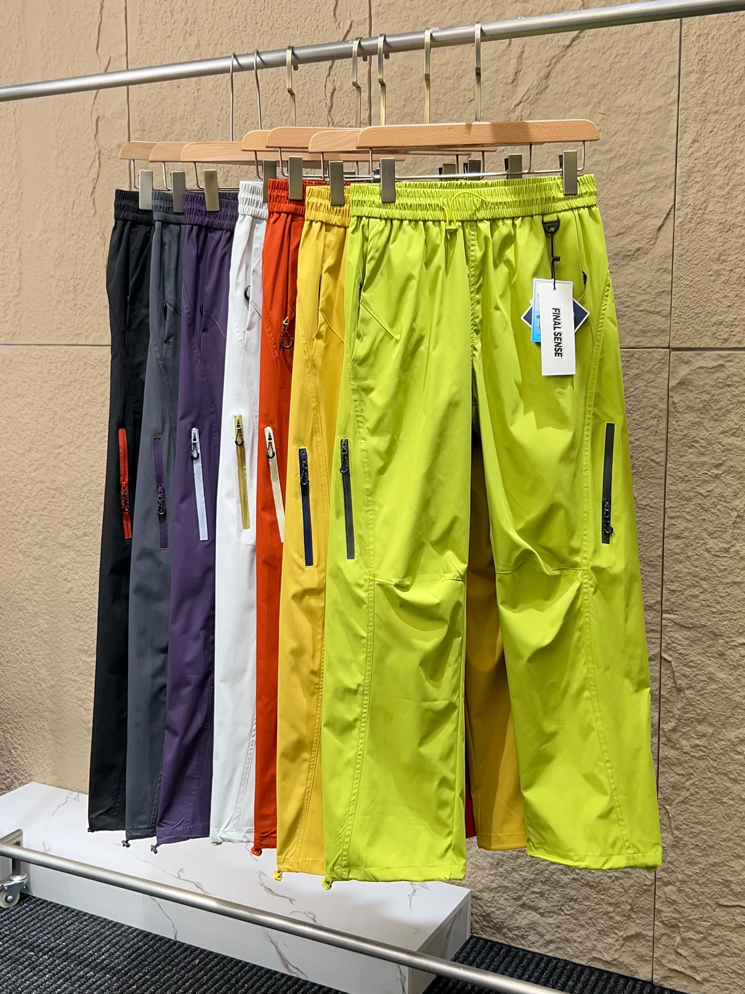Outdoor Workwear Windproof Water-Resistant Couple Style 3D Tailoring Soft Casual Pants Durable Comfortable Spring Autumn
Outdoor Workwear Windproof Water-Resistant Couple Style 3D Tailoring Soft Casual Pants Durable Comfortable Spring Autumn